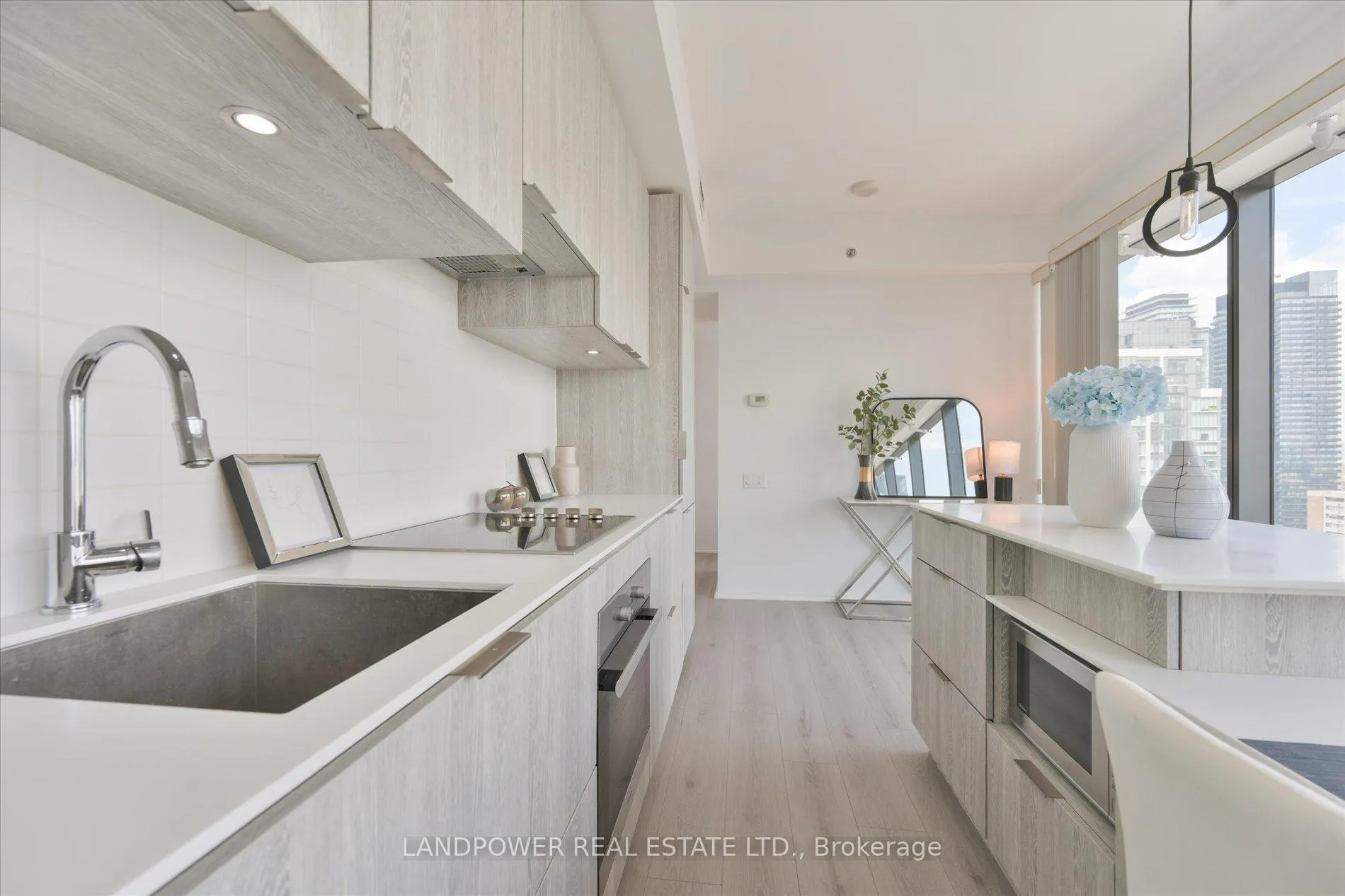 Photo 8 of Unit 2802, 5 St Joseph Street, Toronto, Bay Street Corridor — HOMEH