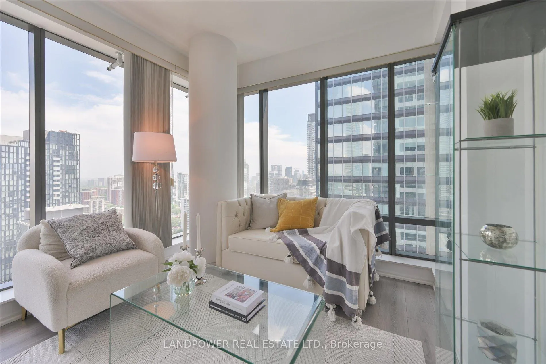 Photo 10 of Unit 2802, 5 St Joseph Street, Toronto, Bay Street Corridor — HOMEH