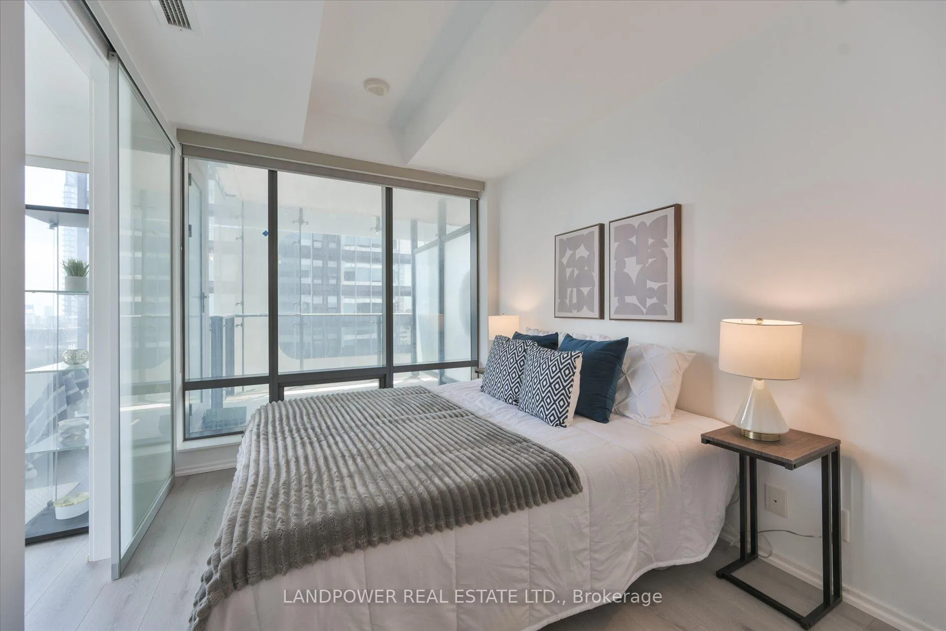 Photo 12 of Unit 2802, 5 St Joseph Street, Toronto, Bay Street Corridor — HOMEH