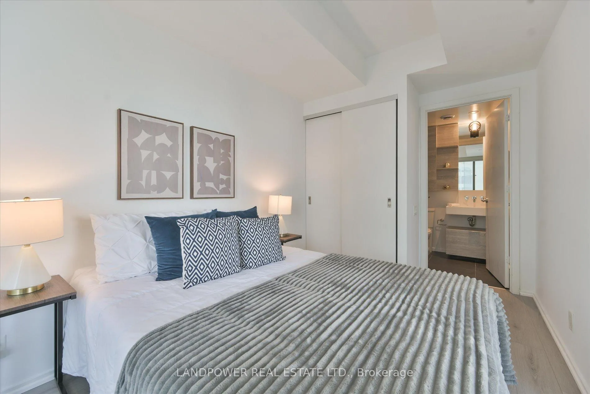Photo 13 of Unit 2802, 5 St Joseph Street, Toronto, Bay Street Corridor — HOMEH