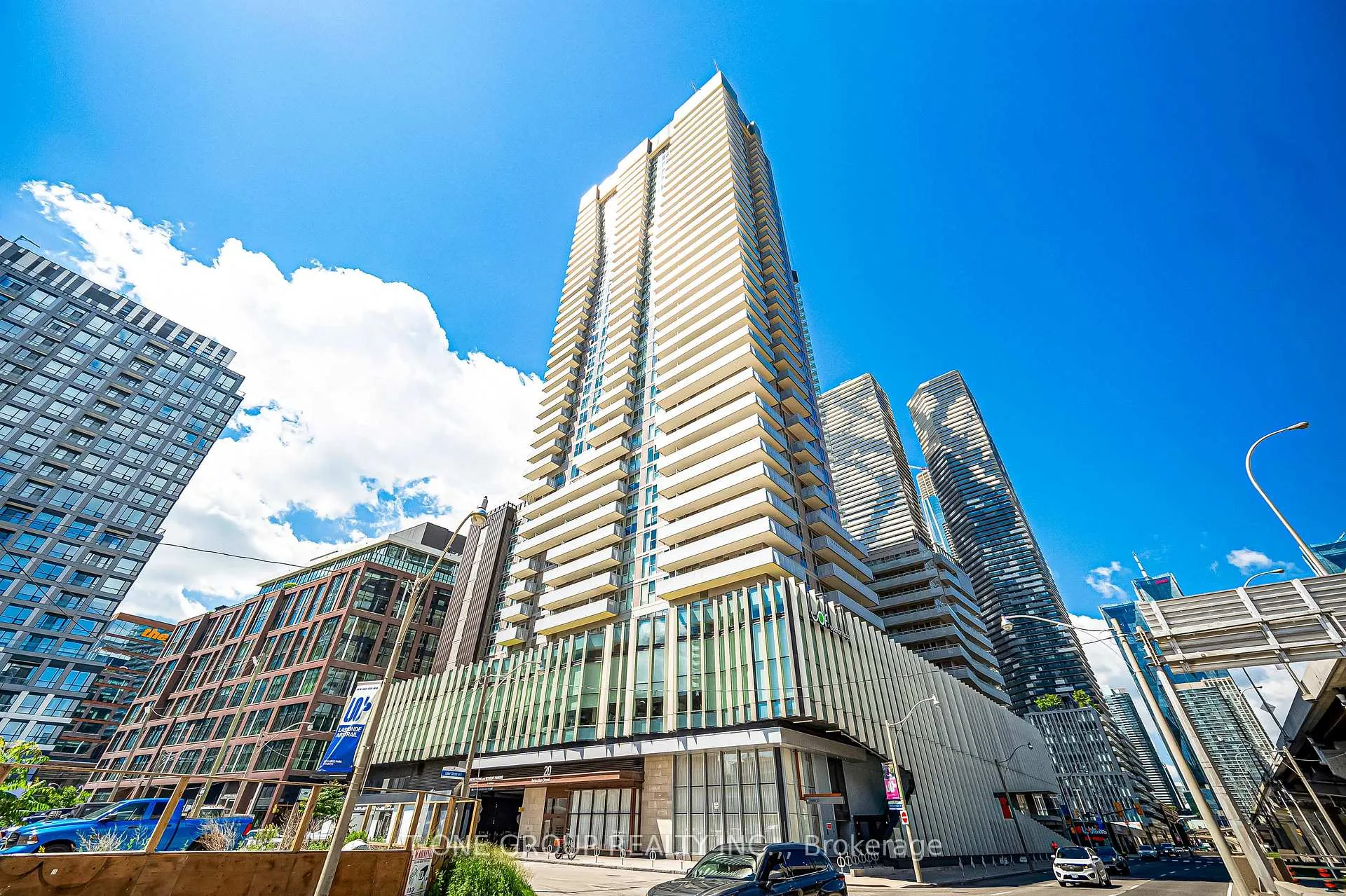 Front of Unit 1709, 20 Richardson Street