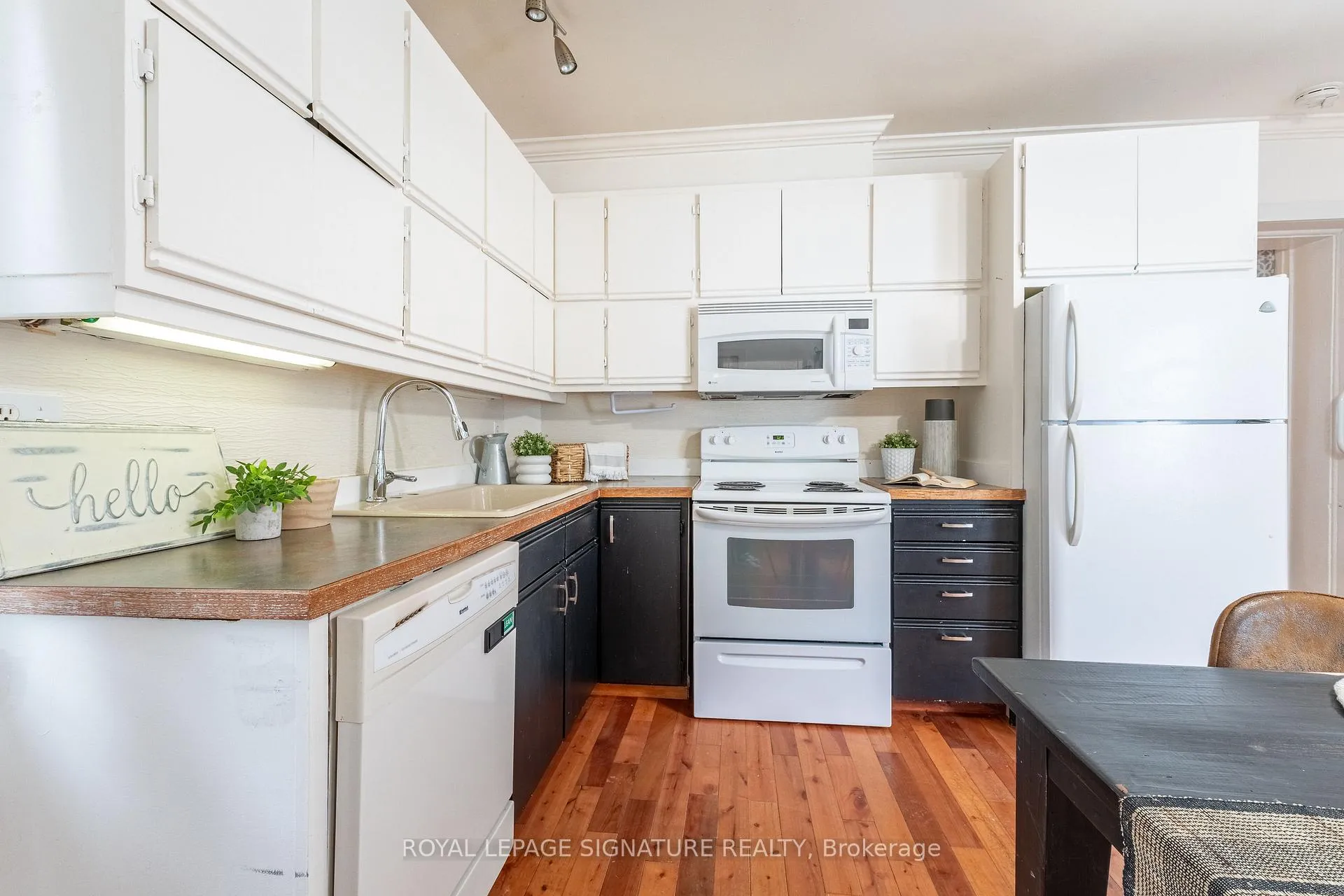 Photo 11 of 195 Rubidge Street, Peterborough, Town Ward 3 — HOMEH