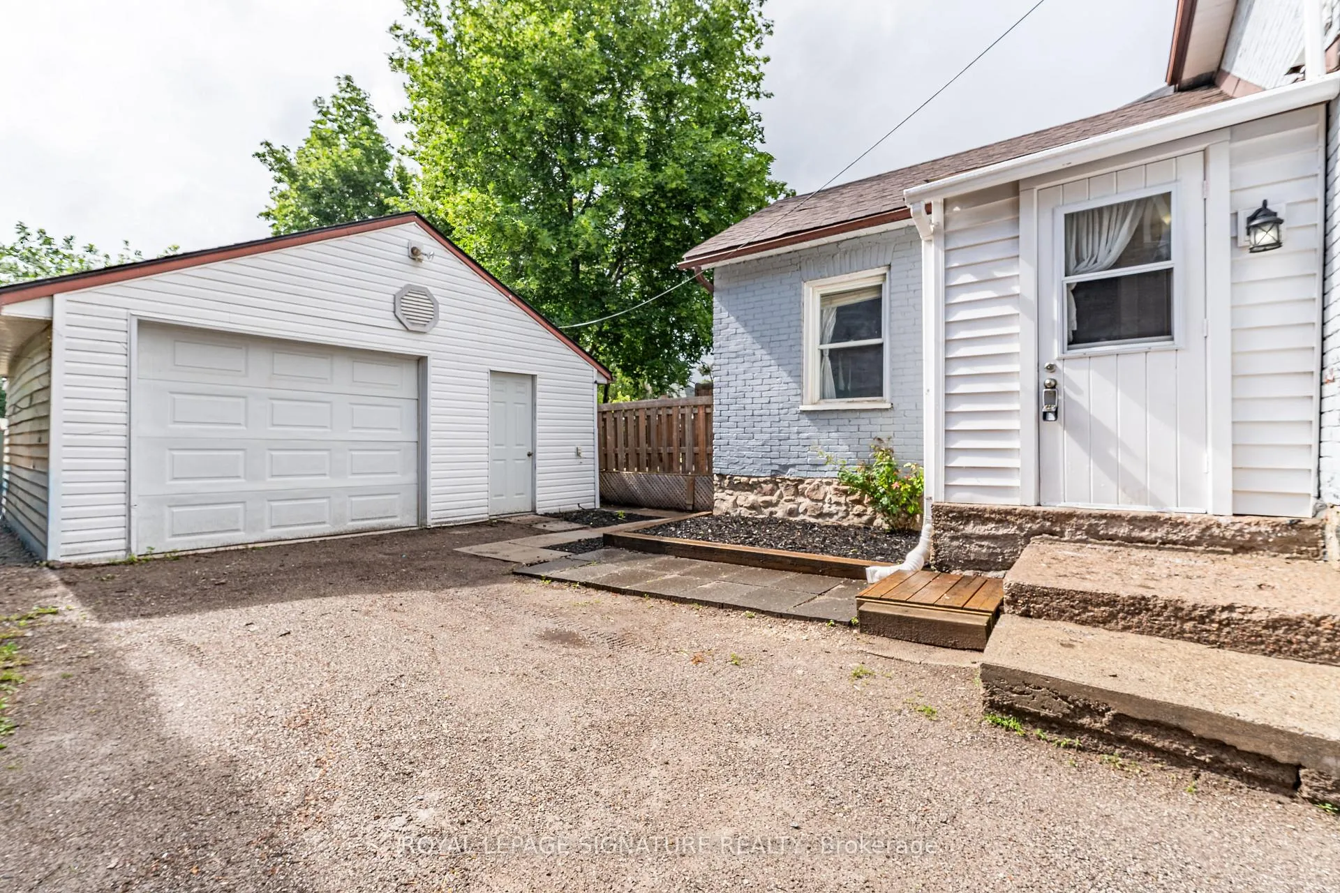 Photo 27 of 195 Rubidge Street, Peterborough, Town Ward 3 — HOMEH