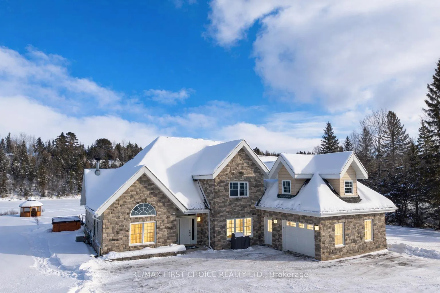 Photo 5 of 1009 Riverdale Road, Thunder Bay, Riverdale Road — HOMEH