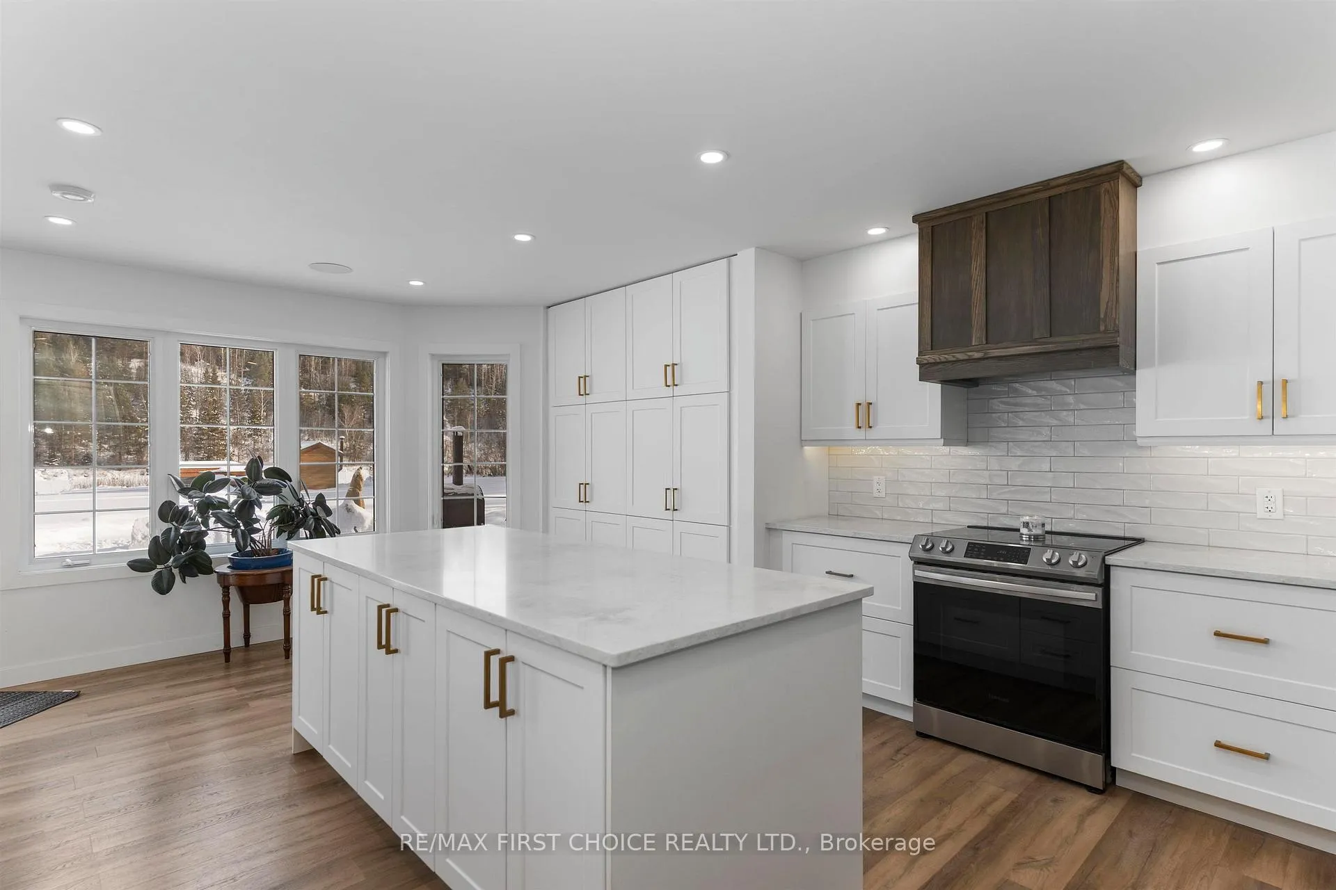 Photo 16 of 1009 Riverdale Road, Thunder Bay, Riverdale Road — HOMEH