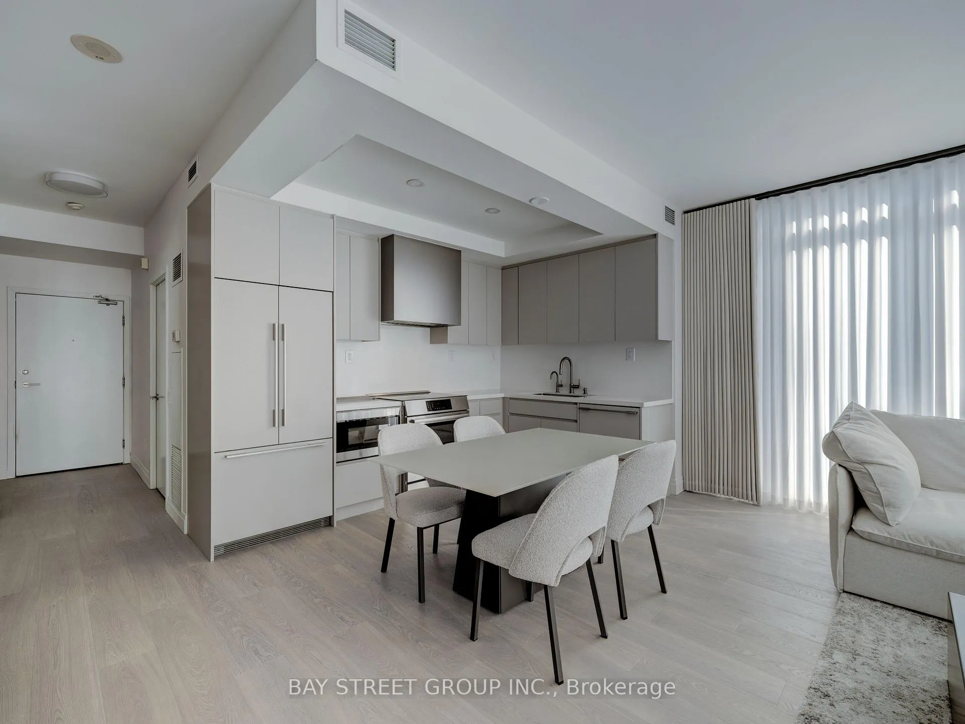 Photo 2 of Unit 2209, 121 Mcmahon Drive, North York, Bayview Village — HOMEH