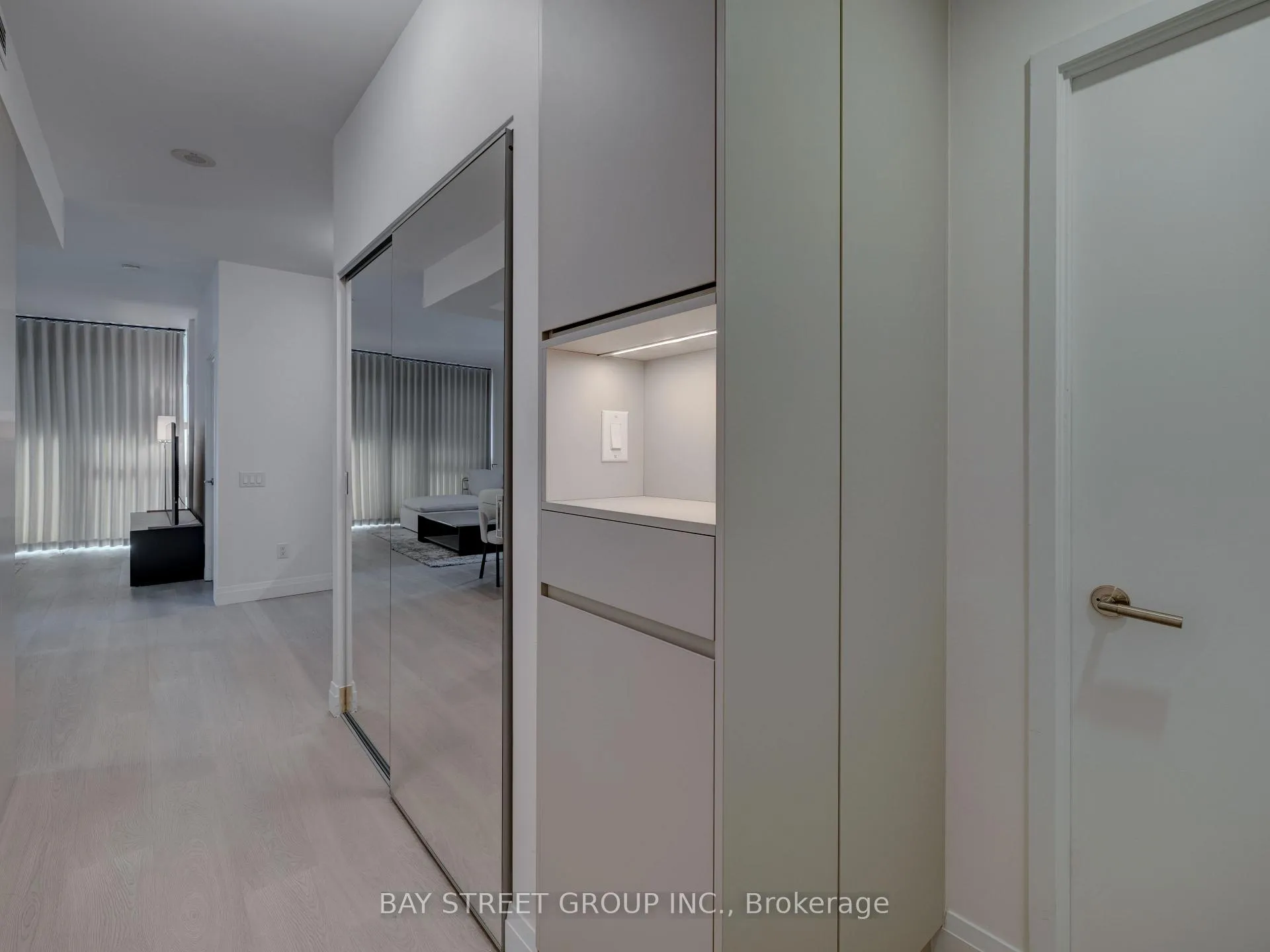 Photo 8 of Unit 2209, 121 Mcmahon Drive, North York, Bayview Village — HOMEH