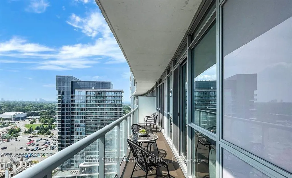 Photo 13 of Unit 2209, 121 Mcmahon Drive, North York, Bayview Village — HOMEH