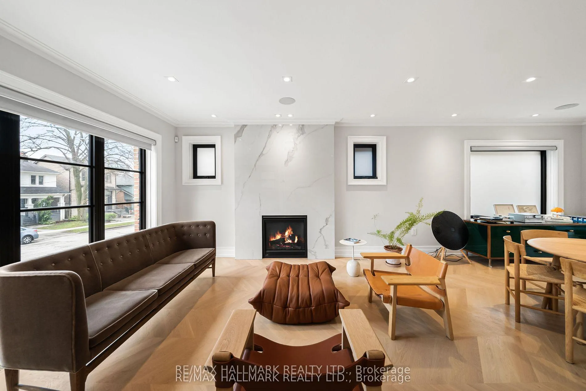 Photo 5 of 26 Carey Road, Toronto, Mount Pleasant West — HOMEH
