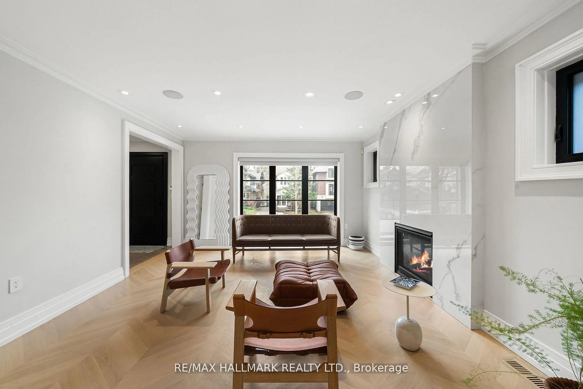 Photo 8 of 26 Carey Road, Toronto, Mount Pleasant West — HOMEH
