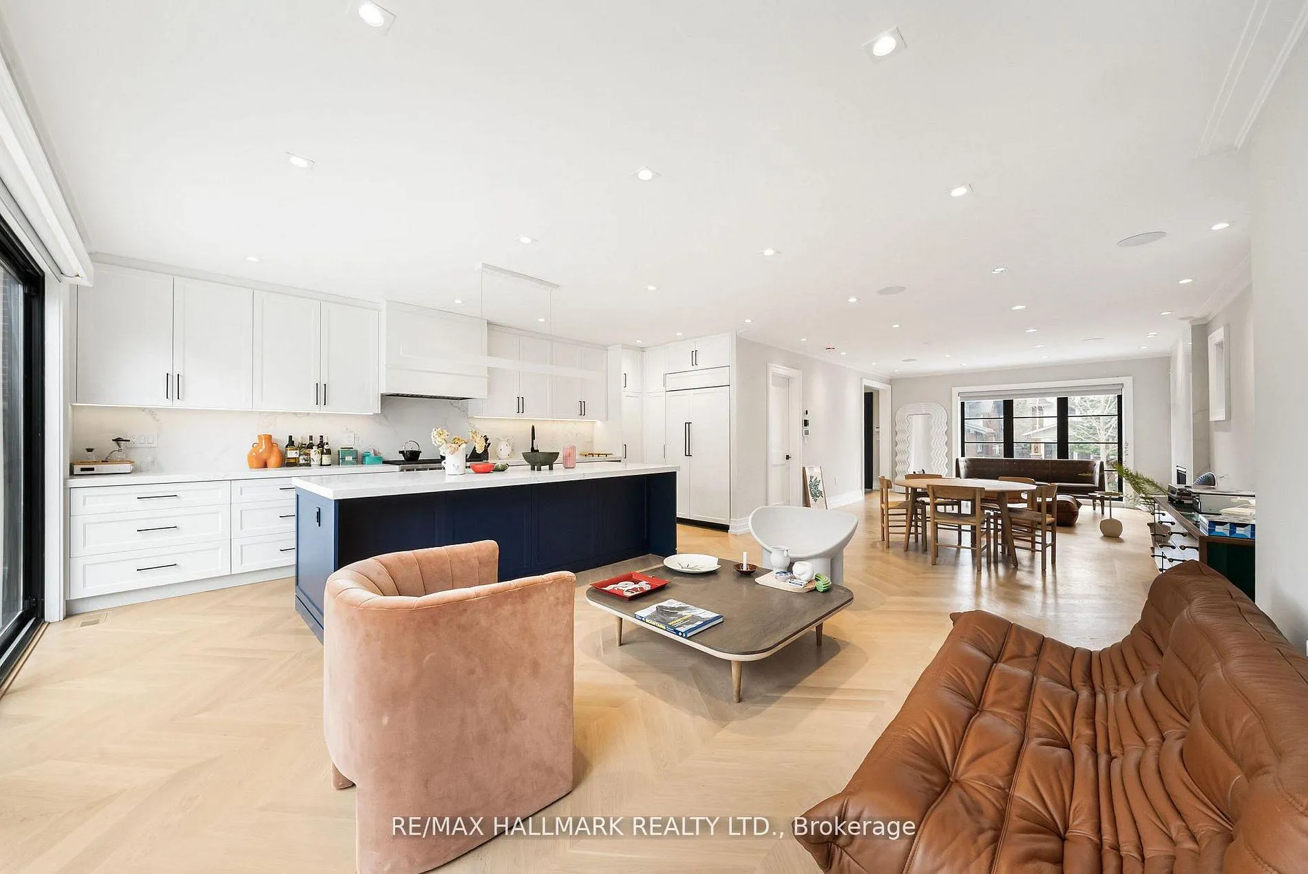 Photo 14 of 26 Carey Road, Toronto, Mount Pleasant West — HOMEH