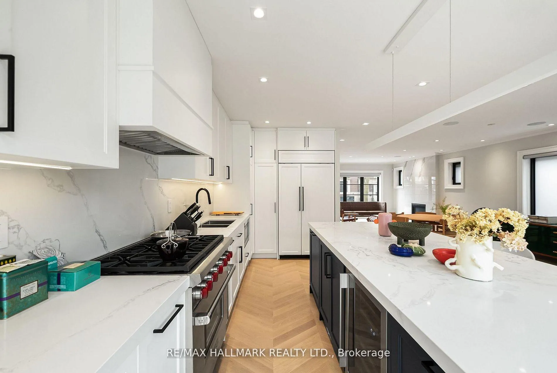 Photo 15 of 26 Carey Road, Toronto, Mount Pleasant West — HOMEH