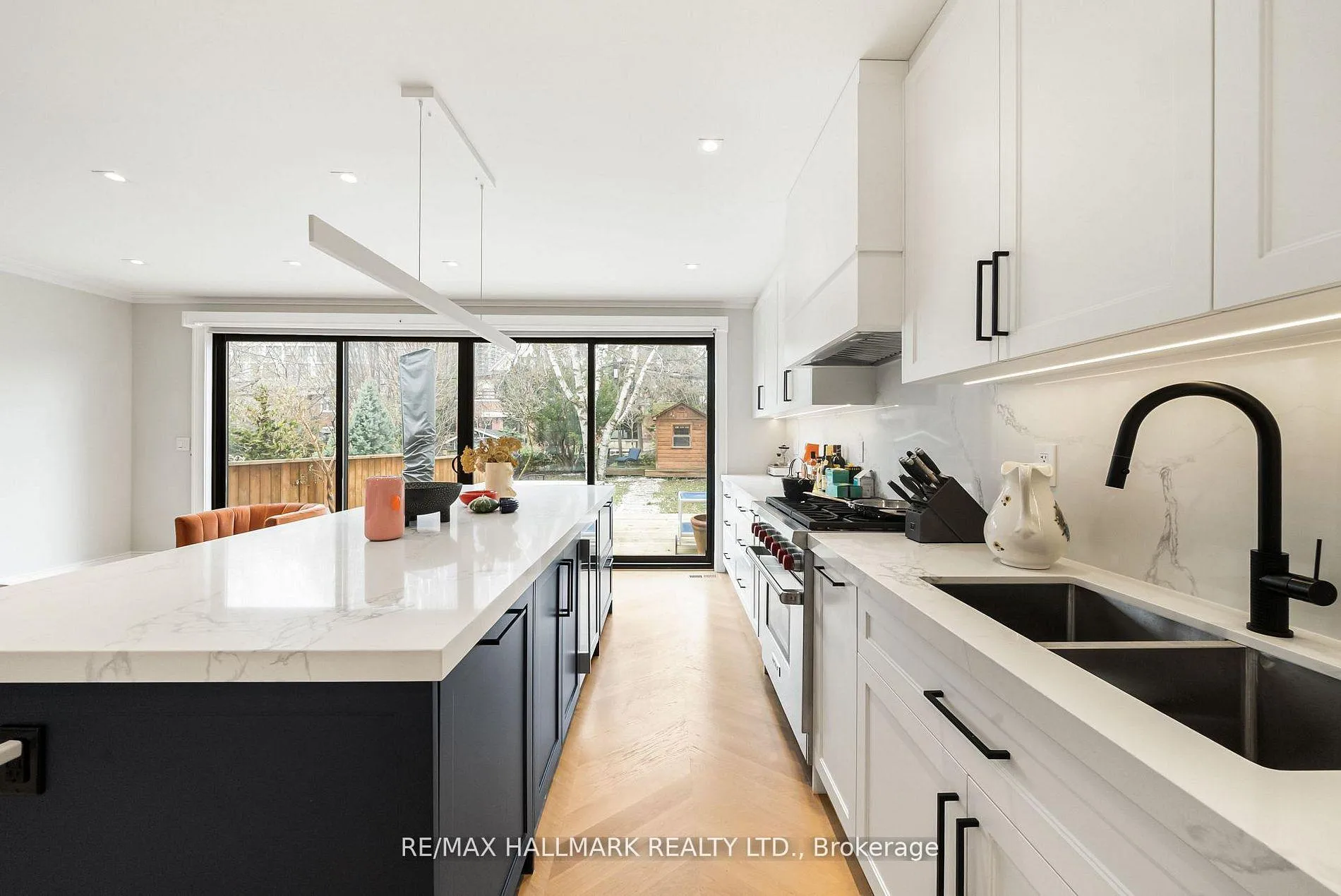 Photo 17 of 26 Carey Road, Toronto, Mount Pleasant West — HOMEH