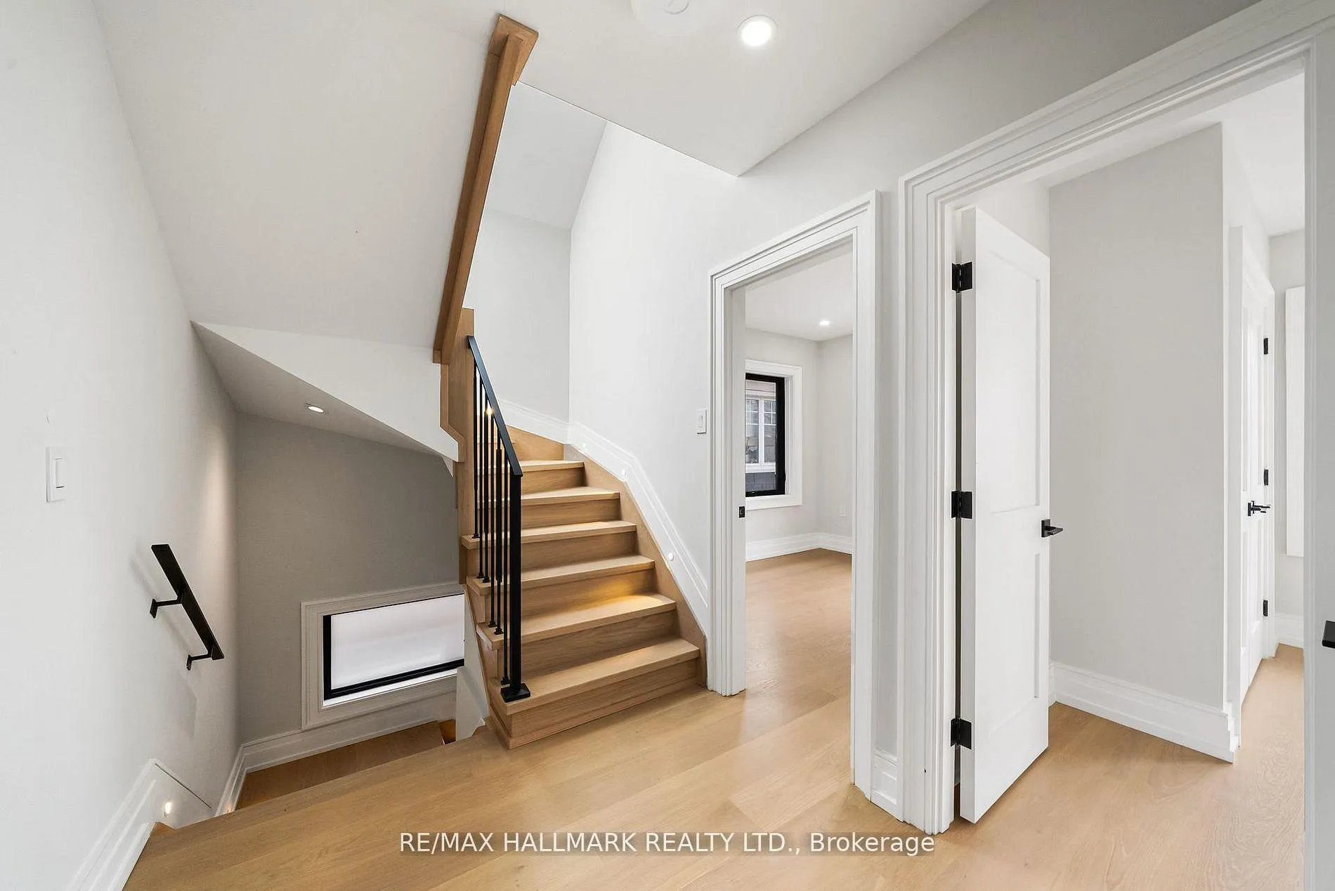 Photo 20 of 26 Carey Road, Toronto, Mount Pleasant West — HOMEH