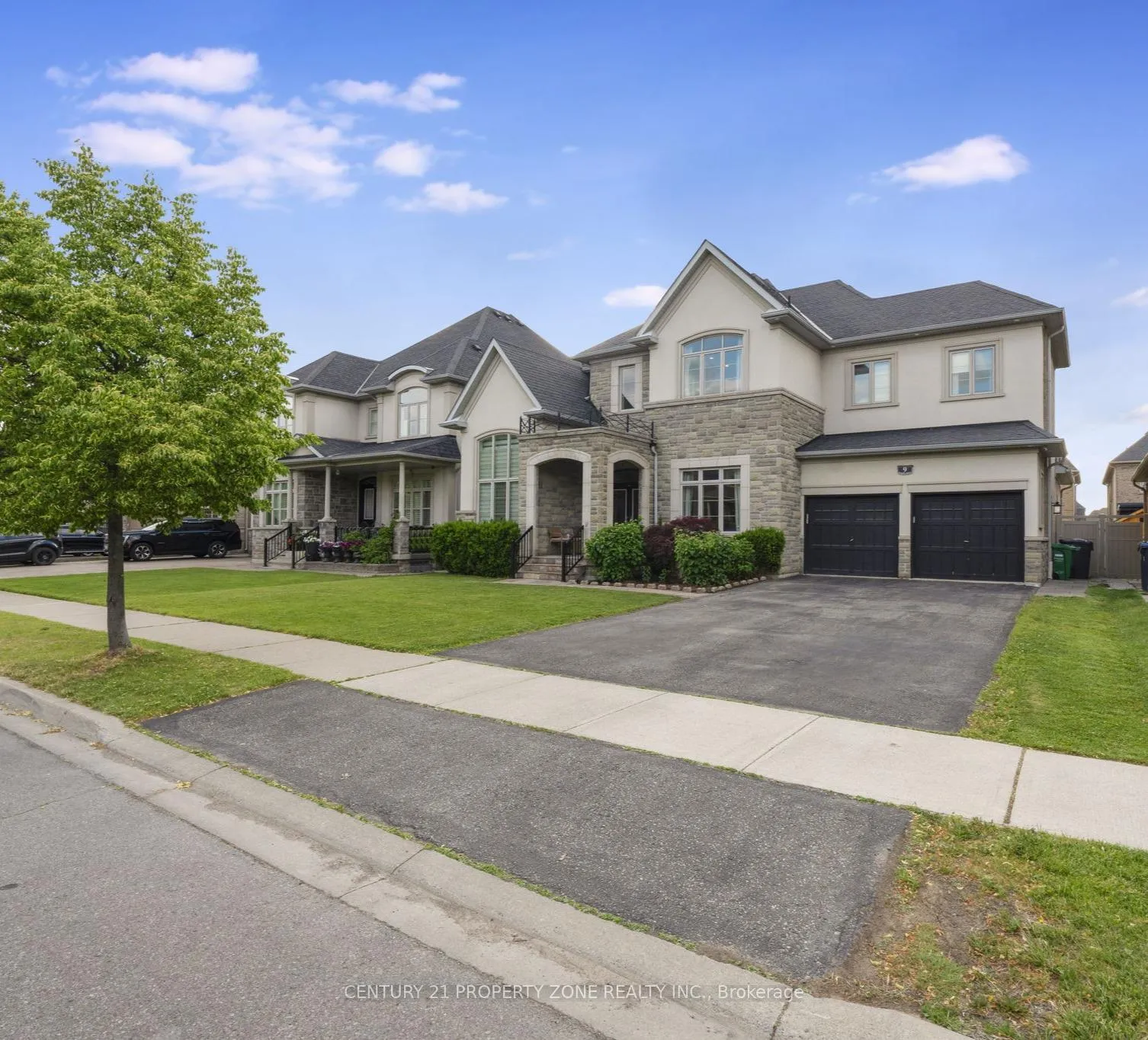 Photo 2 of 9 Kelways Circle, Brampton, Bram East — HOMEH