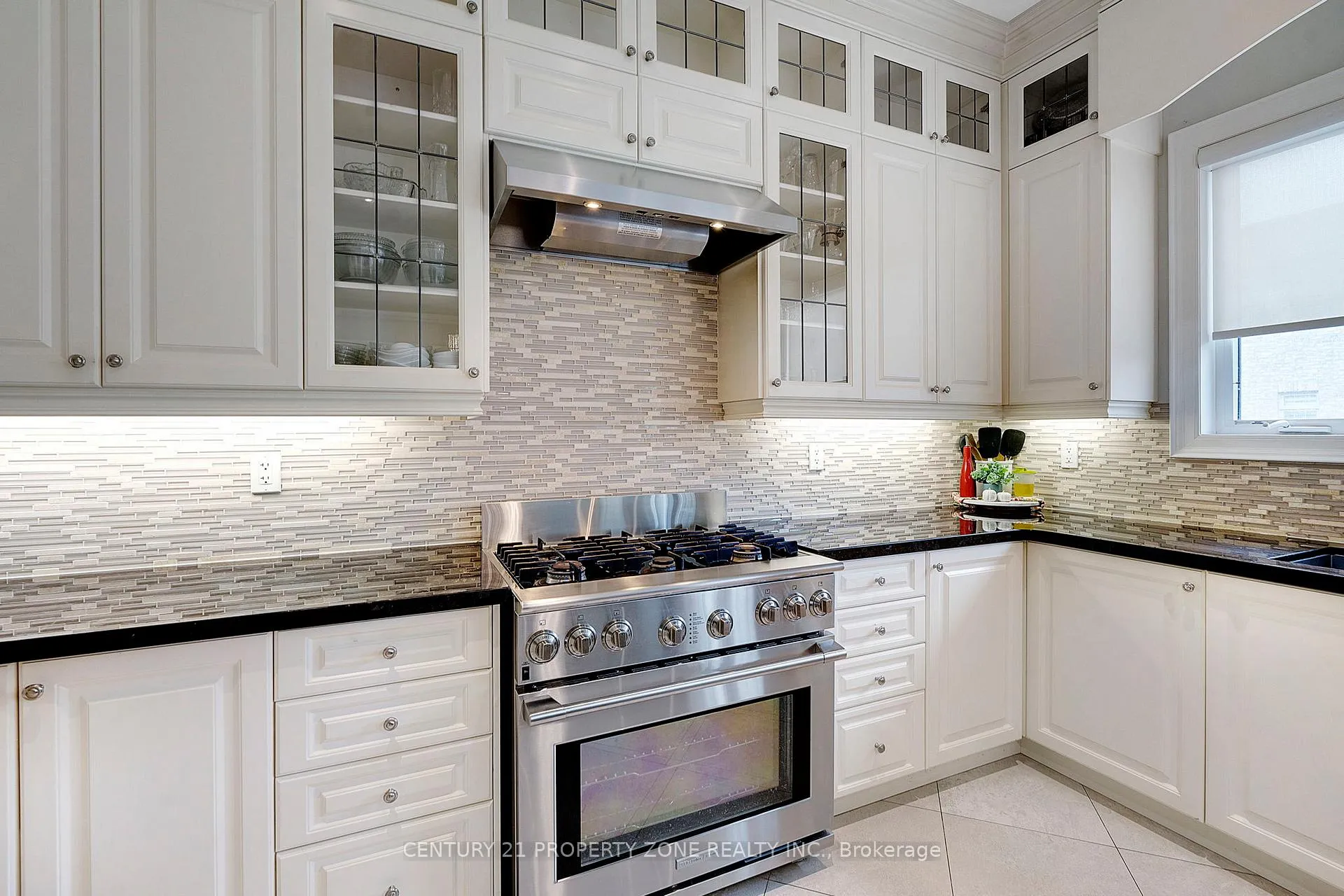 Photo 11 of 9 Kelways Circle, Brampton, Bram East — HOMEH