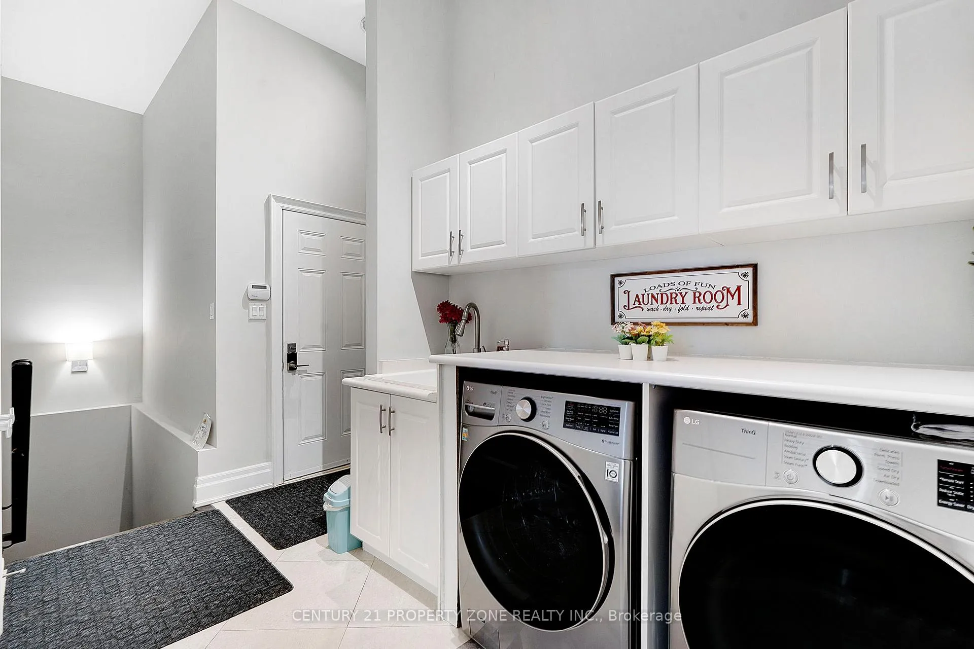 Photo 15 of 9 Kelways Circle, Brampton, Bram East — HOMEH
