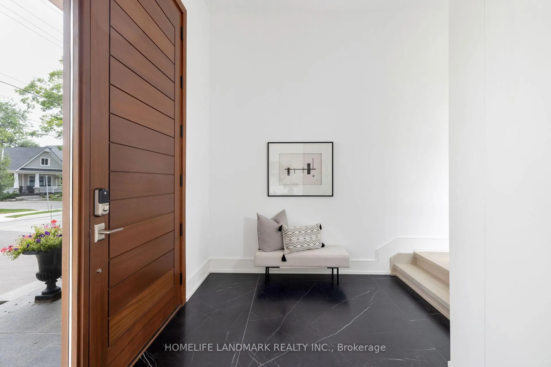 Photo 4 of 418 Pine Cove Road, Burlington, Roseland — HOMEH