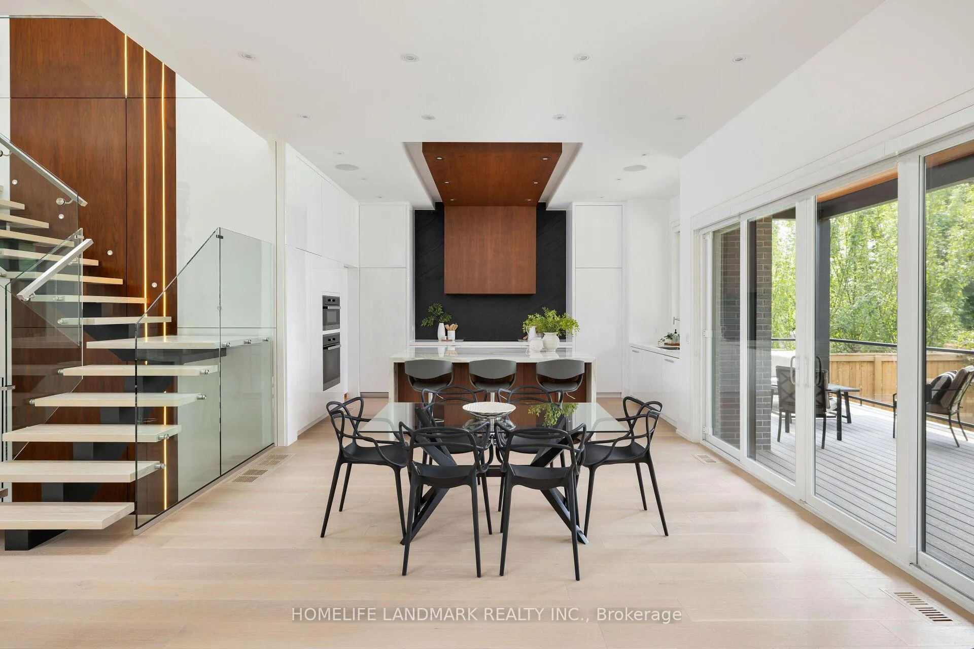 Photo 17 of 418 Pine Cove Road, Burlington, Roseland — HOMEH