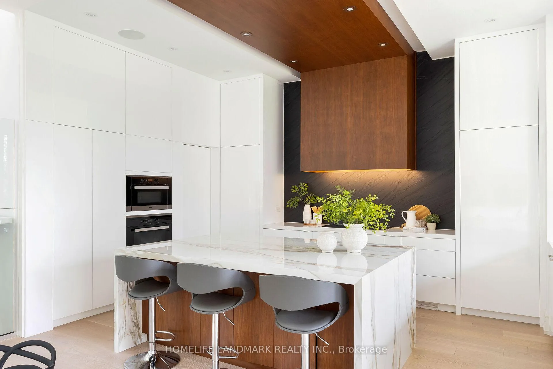 Photo 18 of 418 Pine Cove Road, Burlington, Roseland — HOMEH