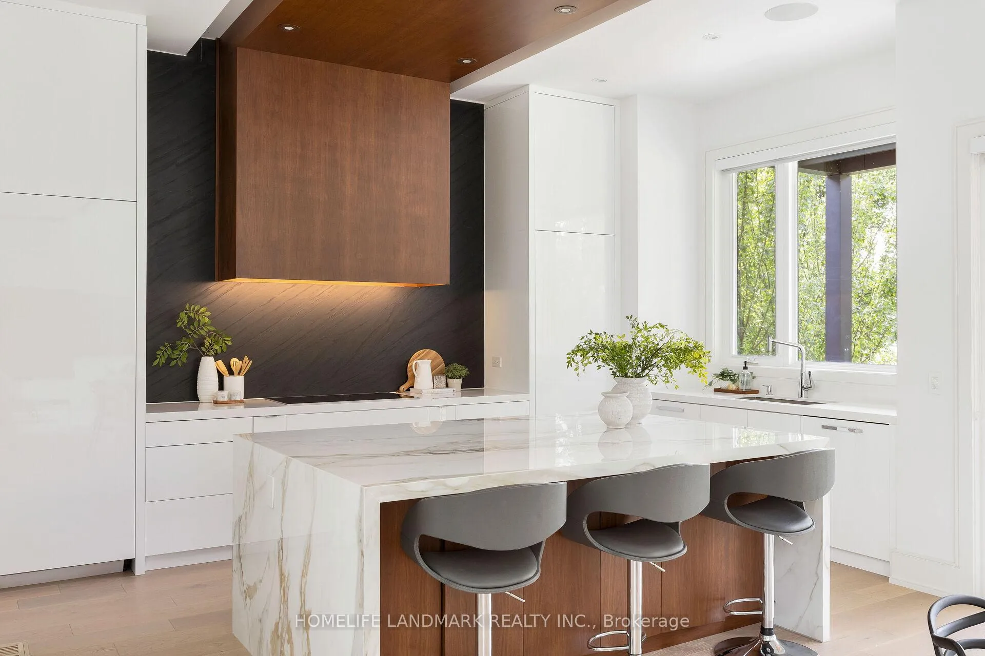 Photo 20 of 418 Pine Cove Road, Burlington, Roseland — HOMEH