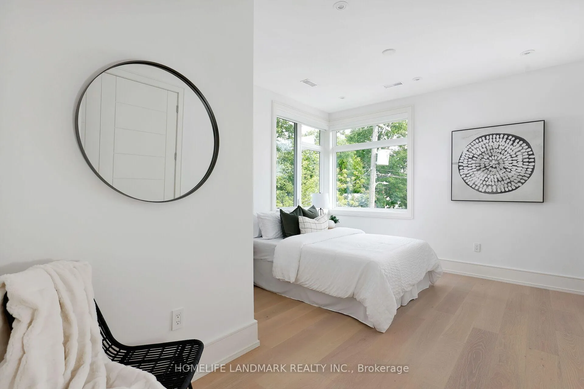 Photo 33 of 418 Pine Cove Road, Burlington, Roseland — HOMEH