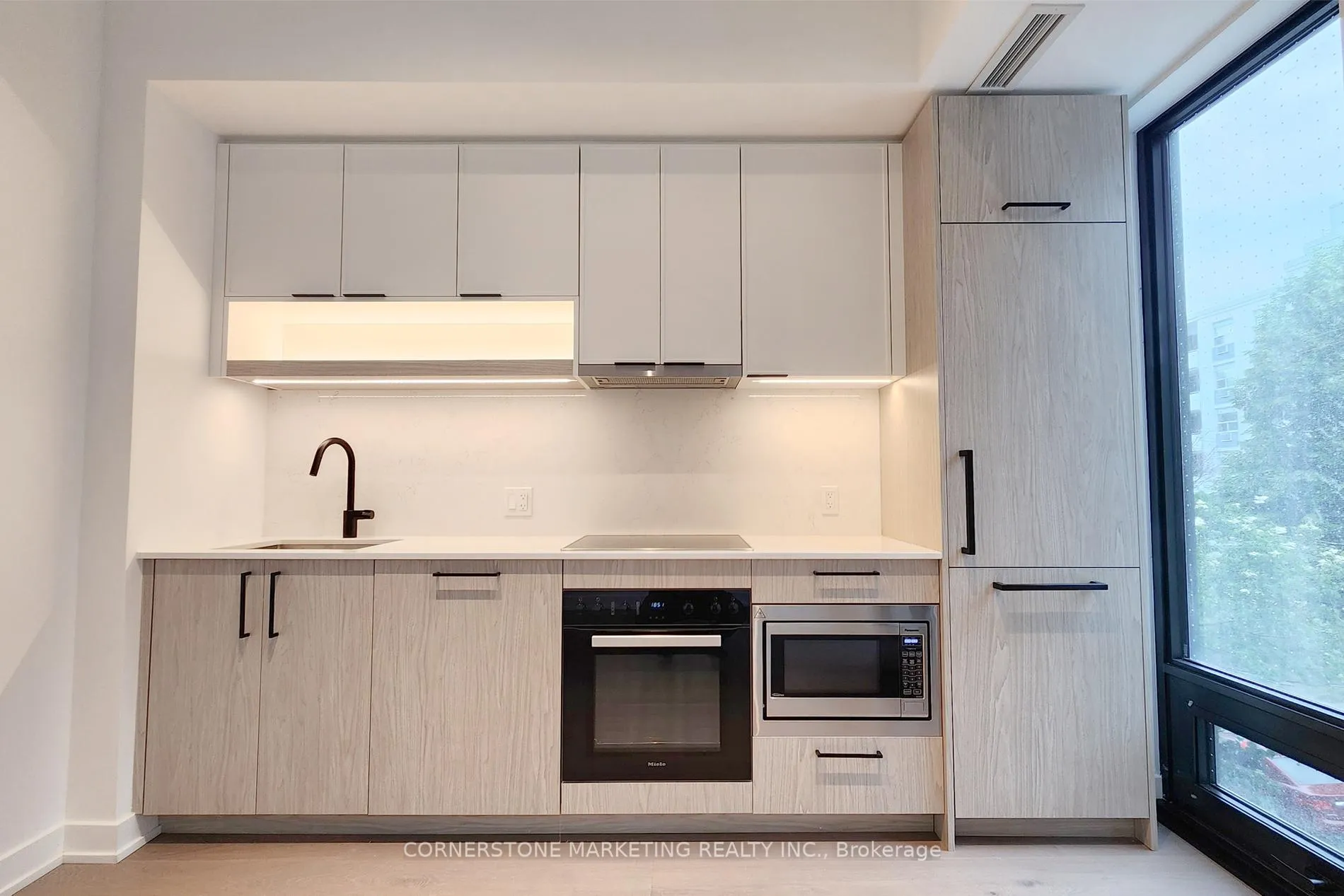 Photo 6 of Unit 319, 91 Montclair Avenue, Toronto, Forest Hill South — HOMEH