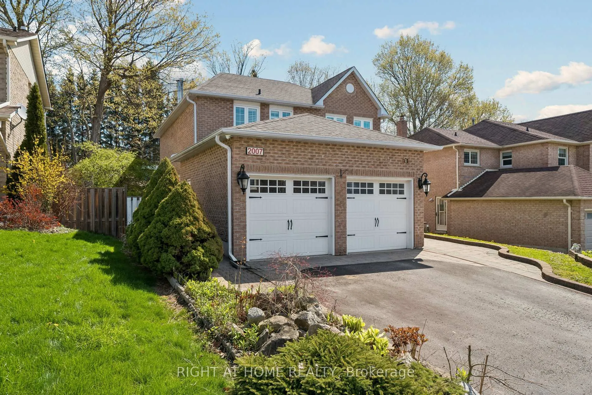 Photo 3 of 2007 Lynn Heights Drive, Pickering, Liverpool — HOMEH