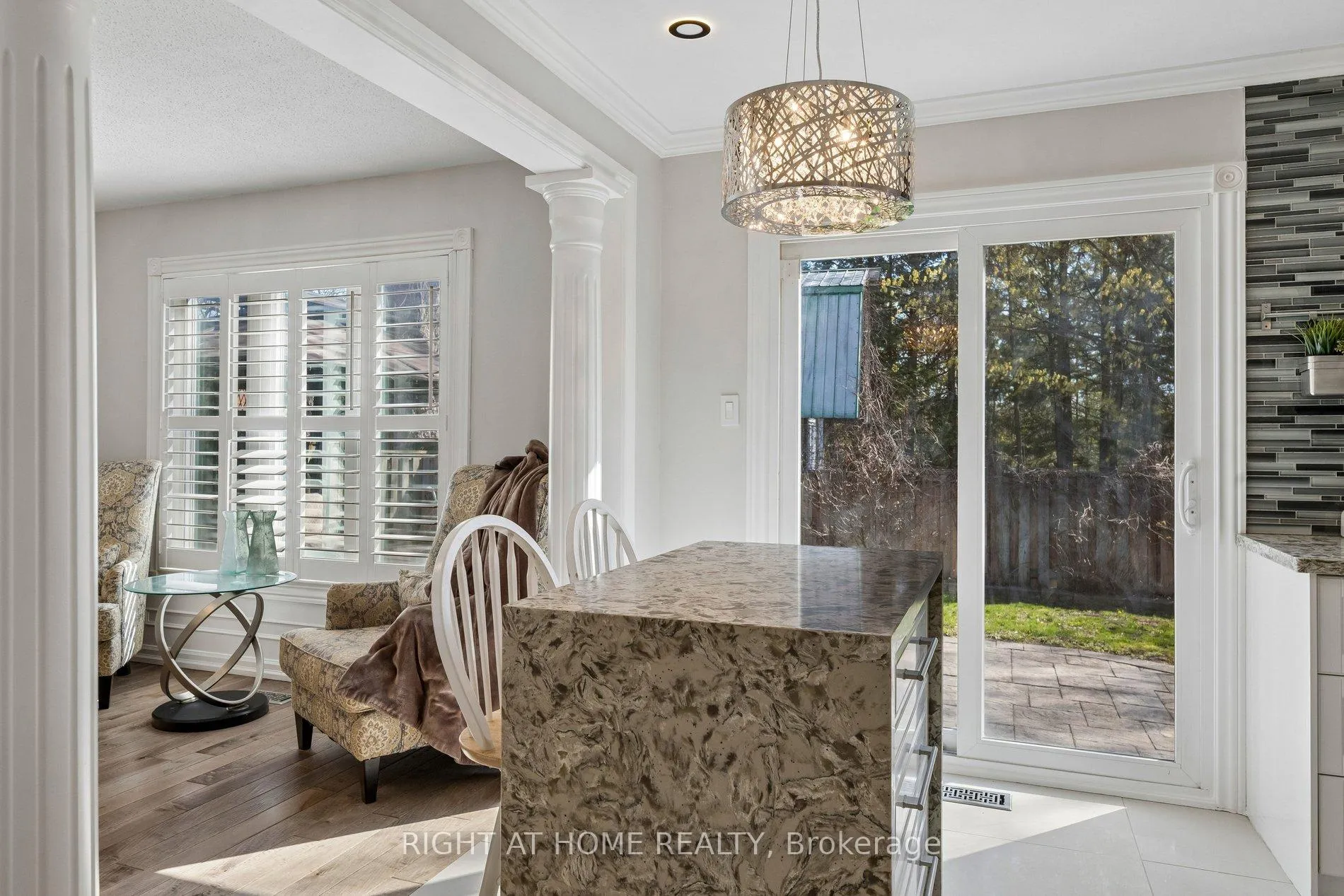 Photo 16 of 2007 Lynn Heights Drive, Pickering, Liverpool — HOMEH