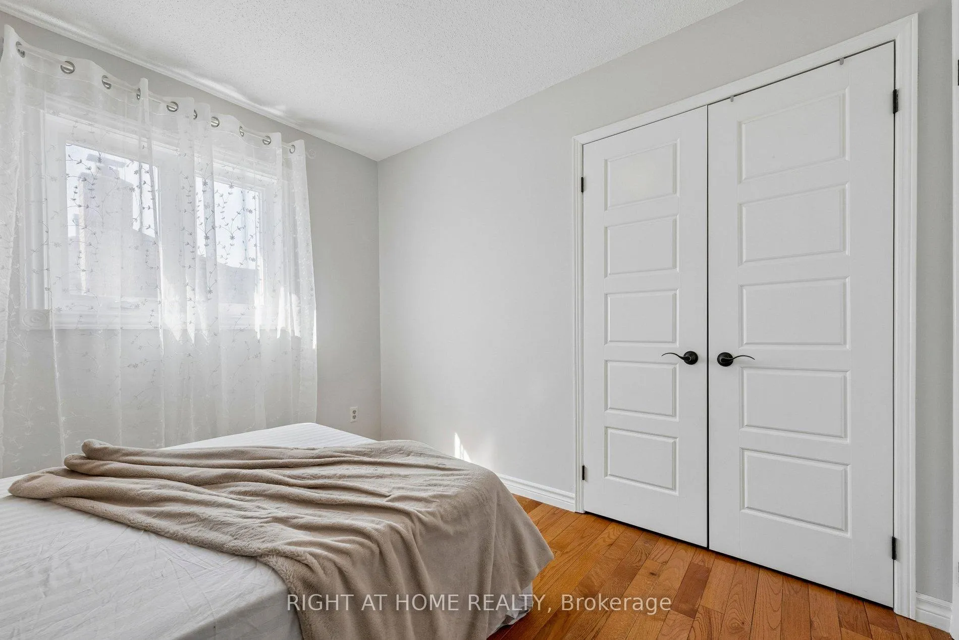 Photo 33 of 2007 Lynn Heights Drive, Pickering, Liverpool — HOMEH