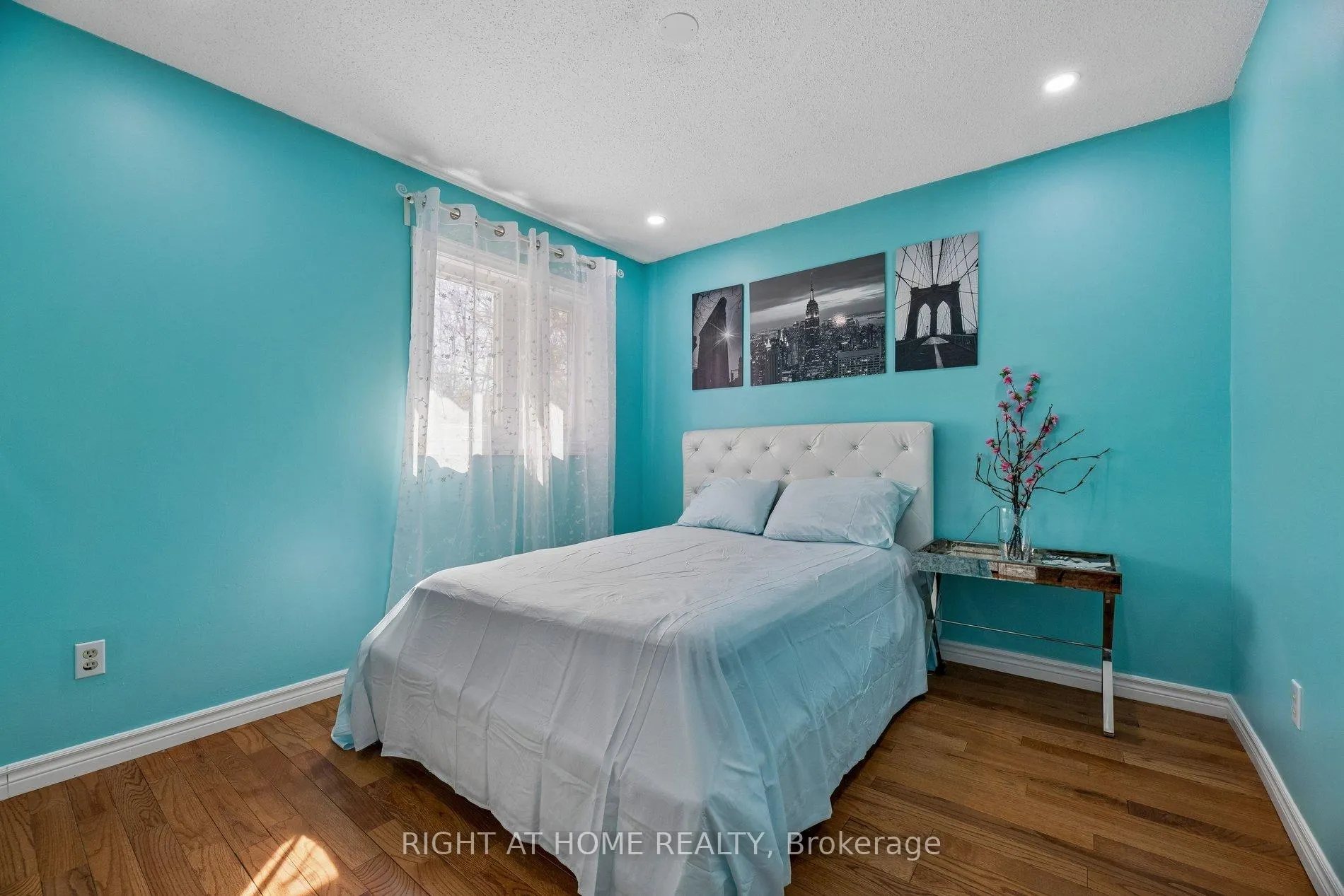 Photo 34 of 2007 Lynn Heights Drive, Pickering, Liverpool — HOMEH