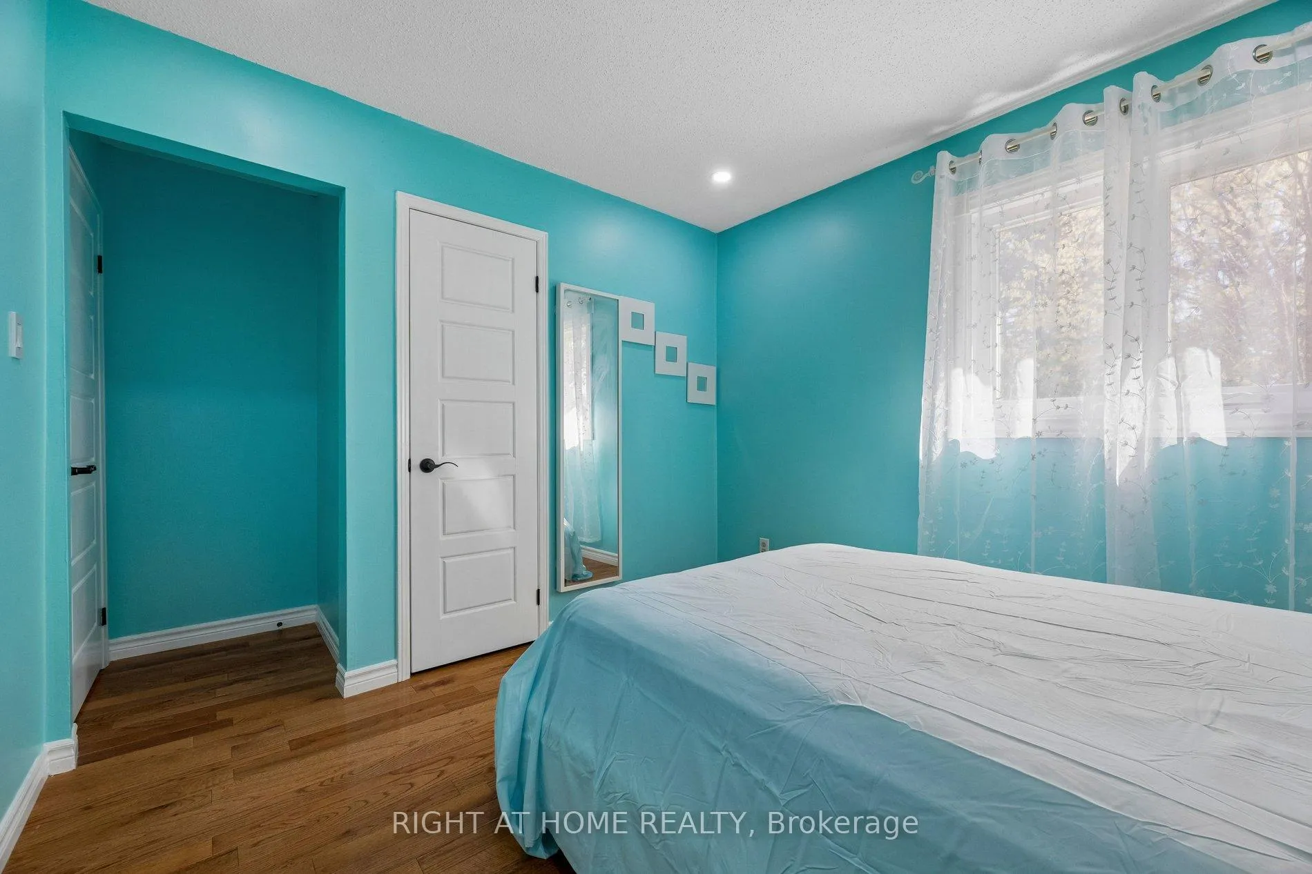 Photo 35 of 2007 Lynn Heights Drive, Pickering, Liverpool — HOMEH