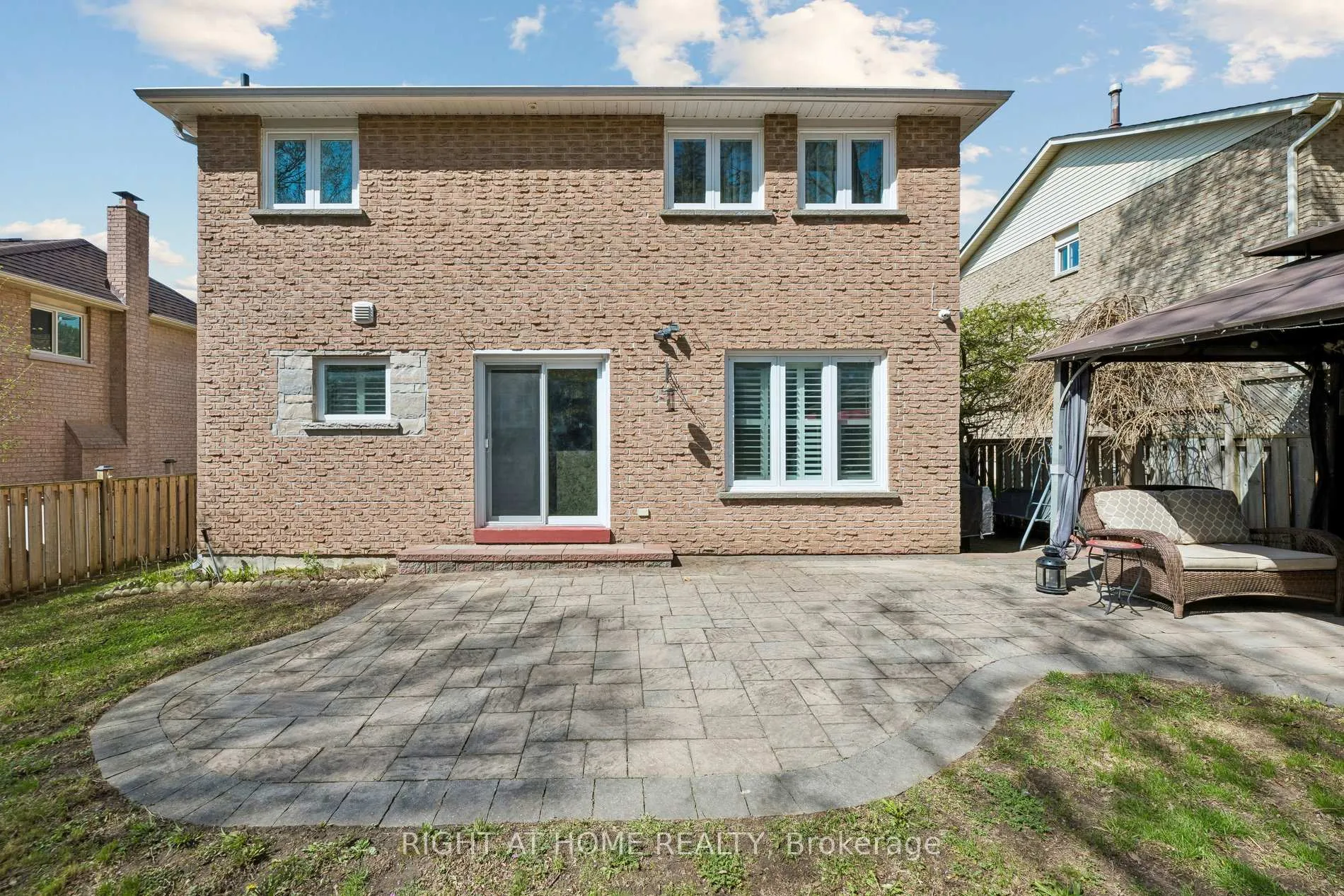 Photo 48 of 2007 Lynn Heights Drive, Pickering, Liverpool — HOMEH
