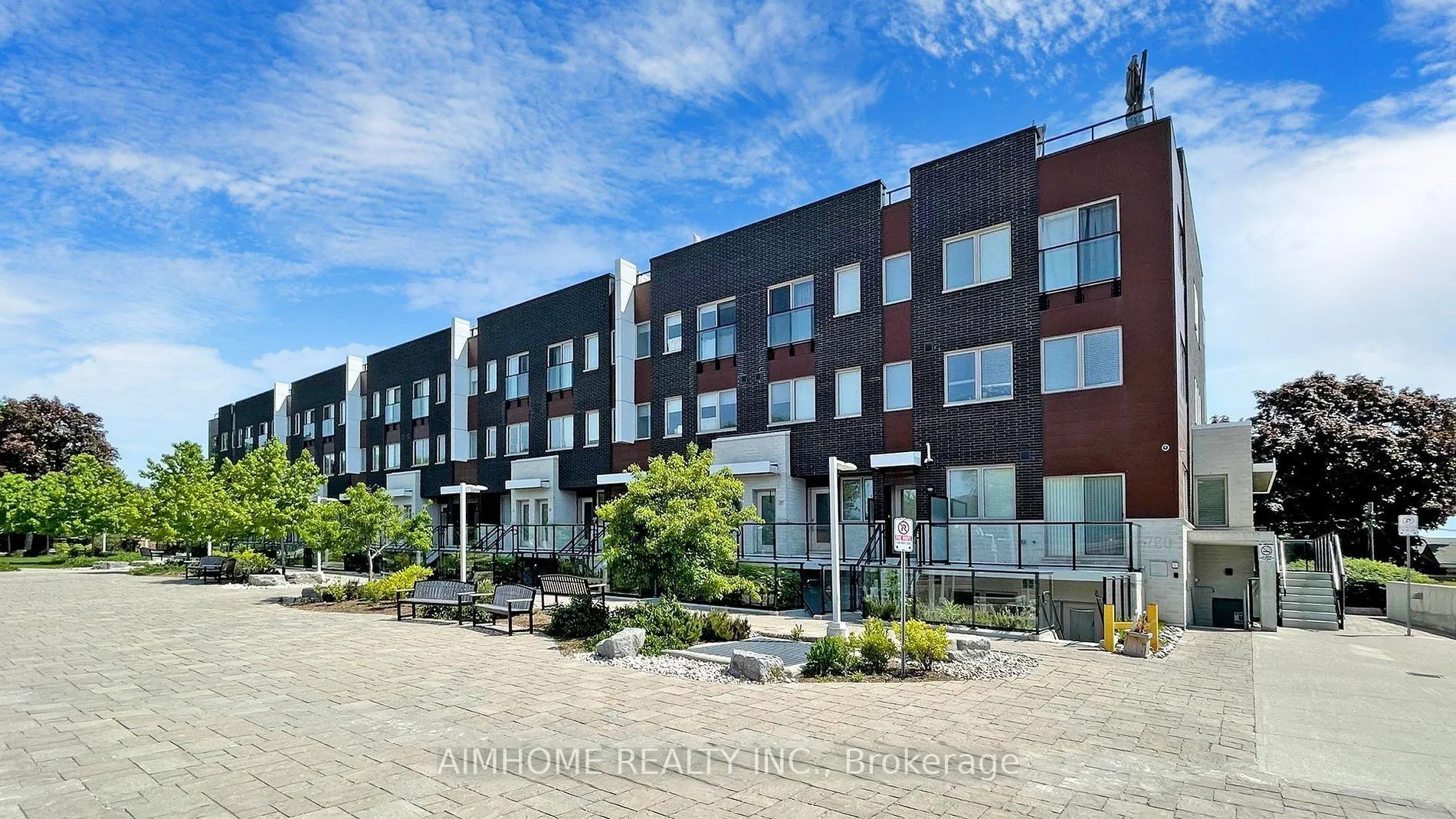 Photo 2 of Unit 28, 780 Sheppard Avenue E, North York, Bayview Village — HOMEH