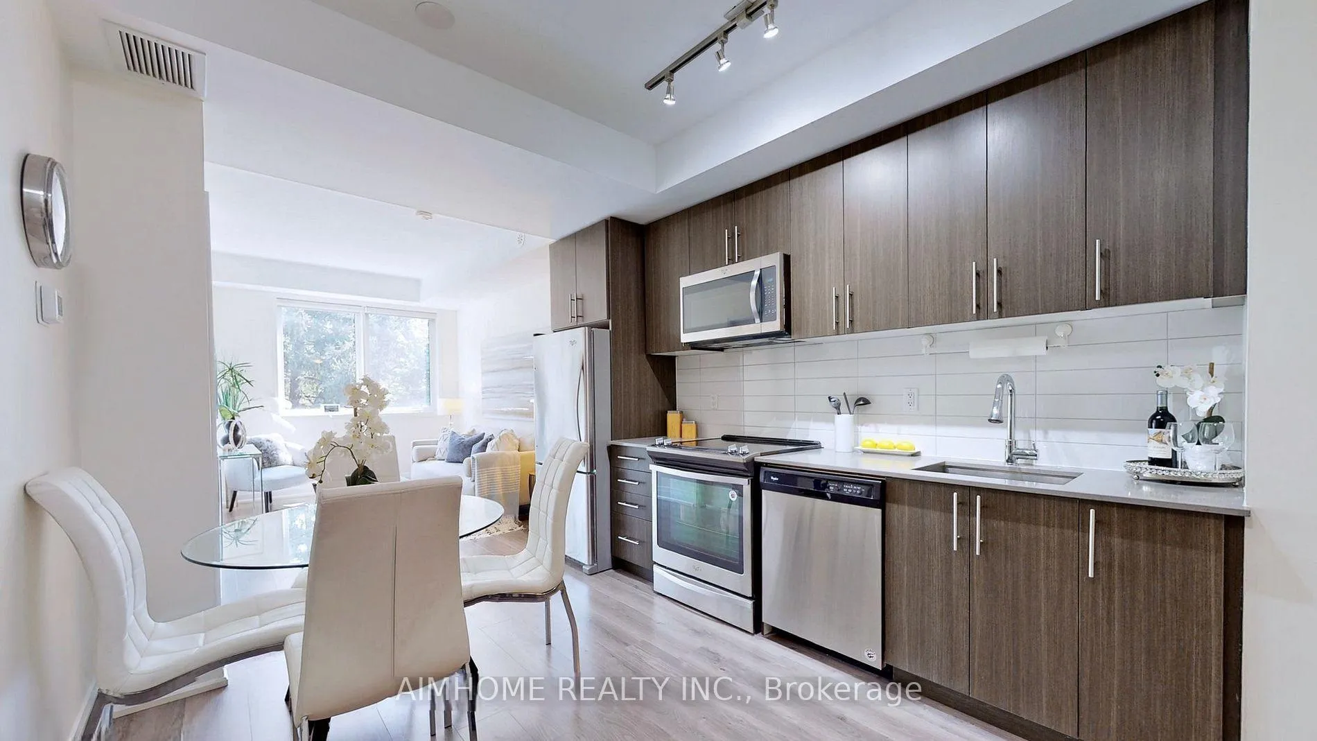 Photo 9 of Unit 28, 780 Sheppard Avenue E, North York, Bayview Village — HOMEH