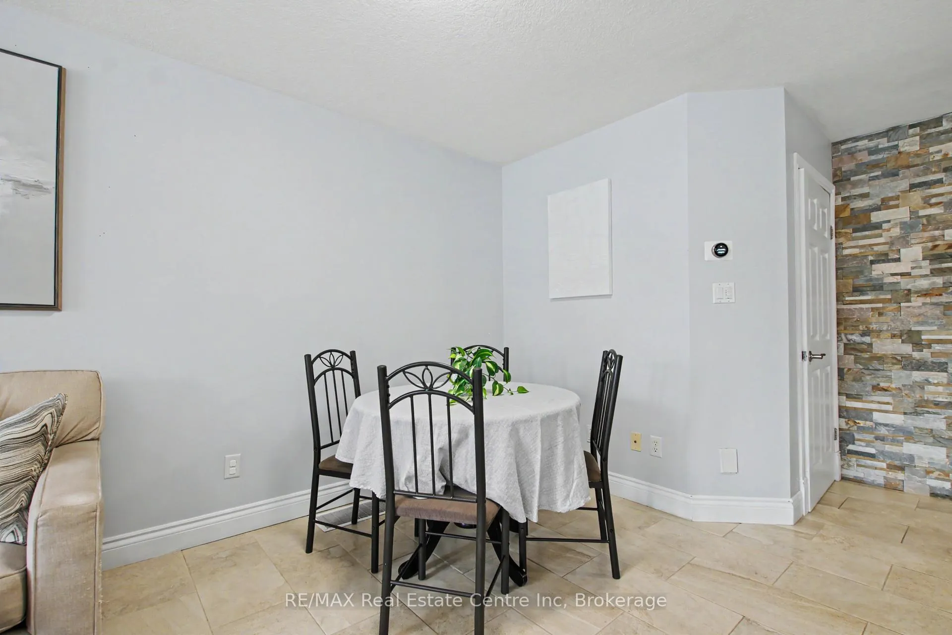 Photo 10 of 50 Forler Street, Wilmot — HOMEH
