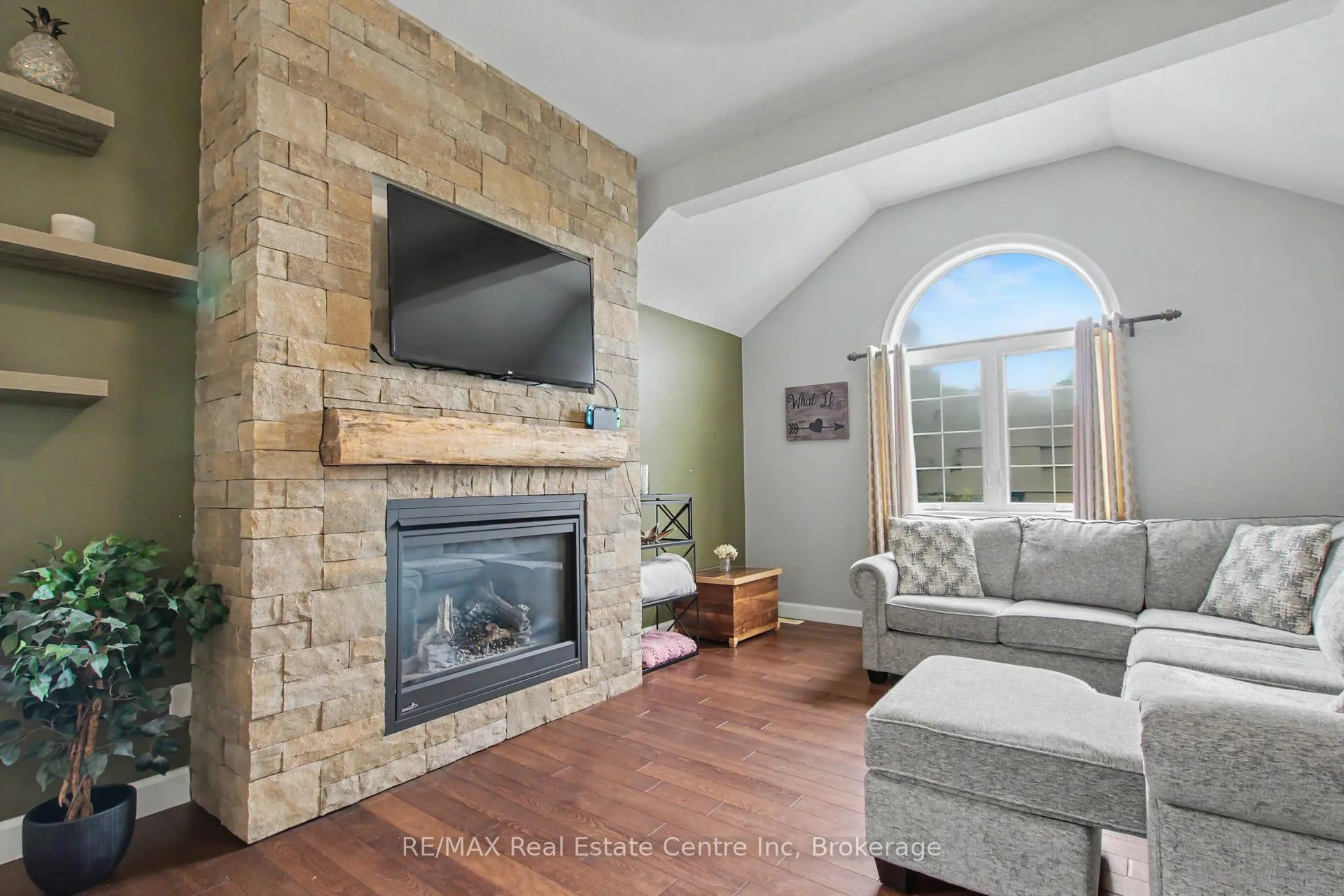 Photo 21 of 50 Forler Street, Wilmot — HOMEH