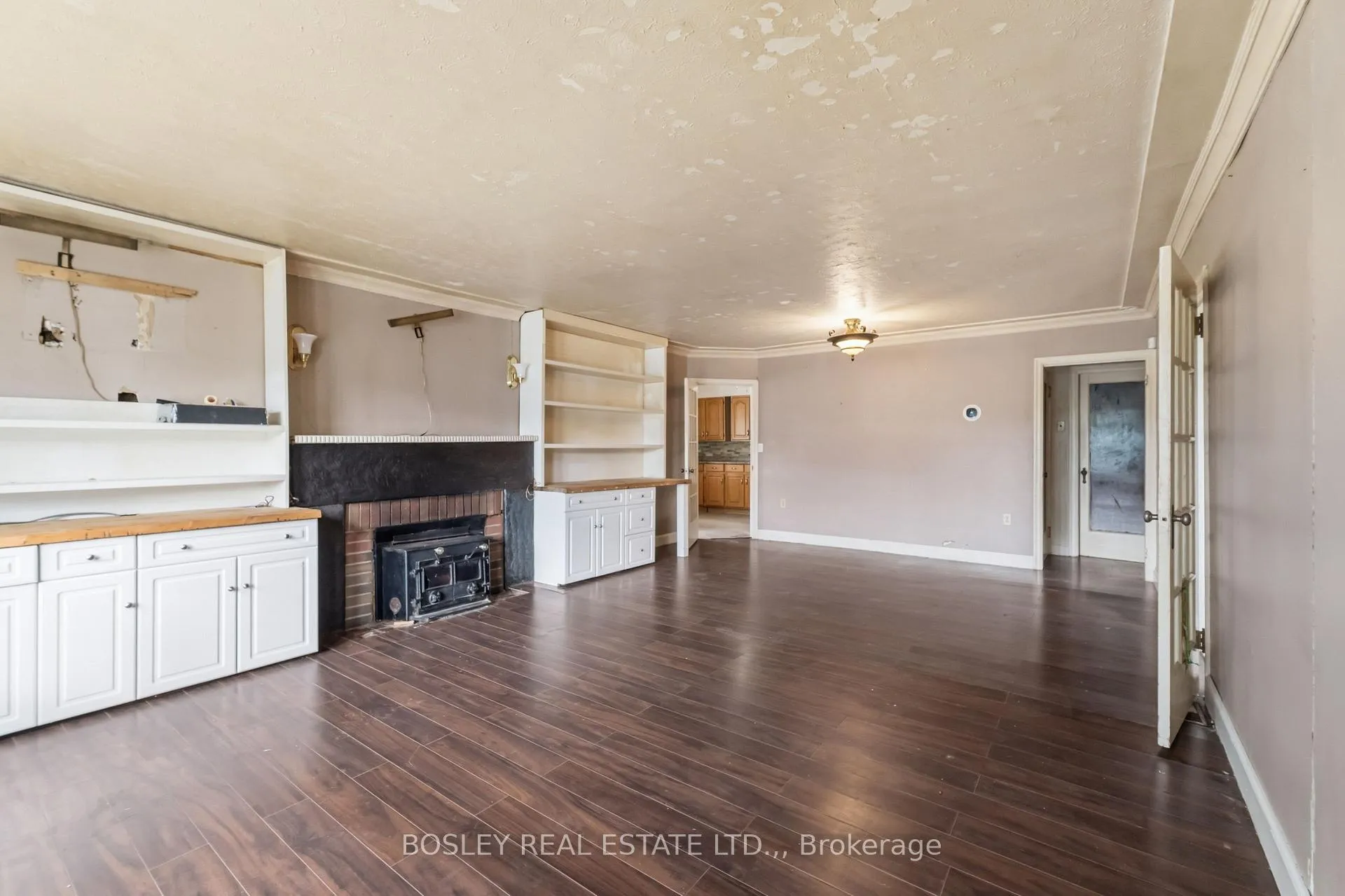 Photo 3 of 230 Pelham Road, St. Catharines, Western Hill — HOMEH