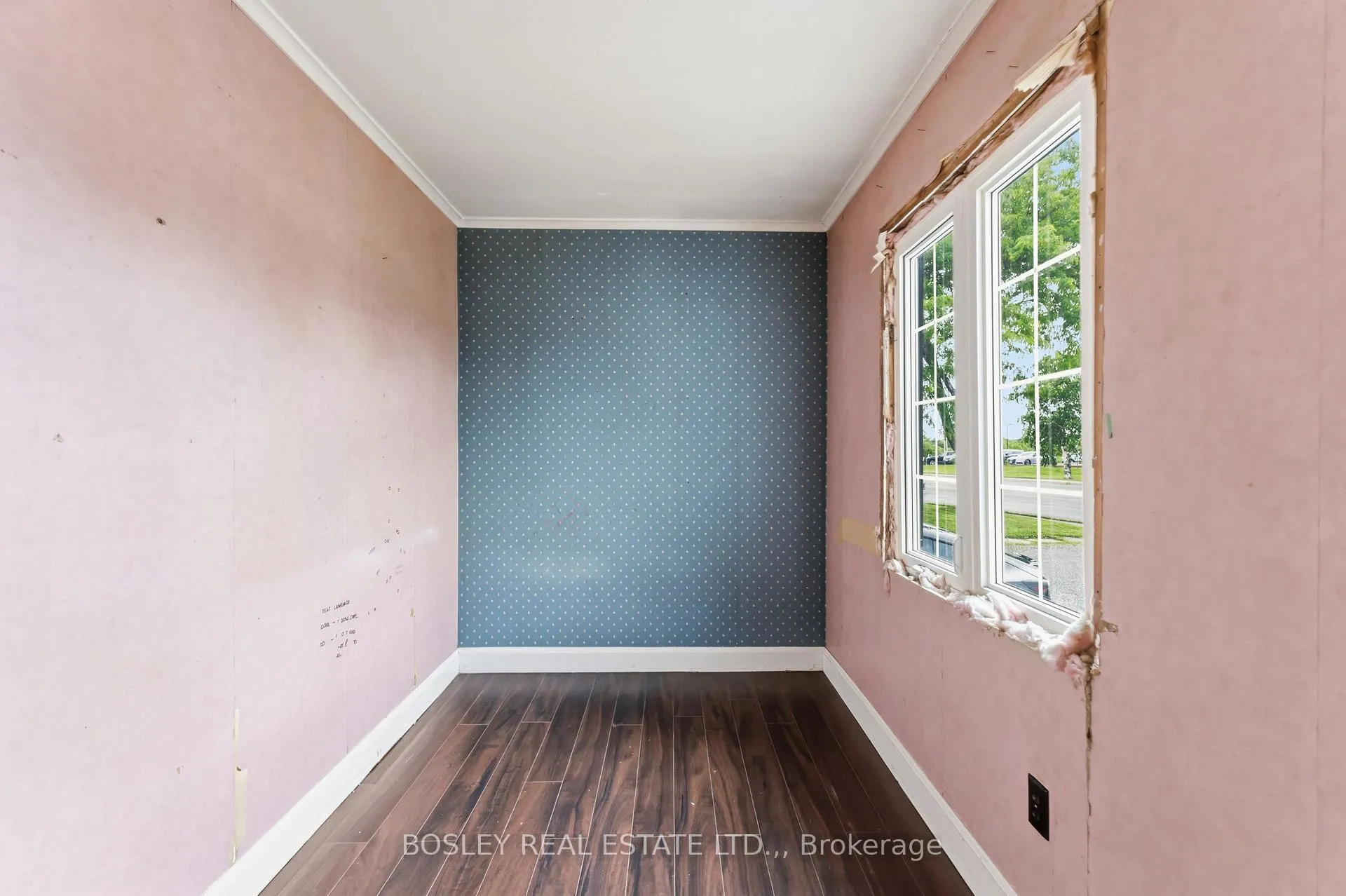 Photo 7 of 230 Pelham Road, St. Catharines, Western Hill — HOMEH