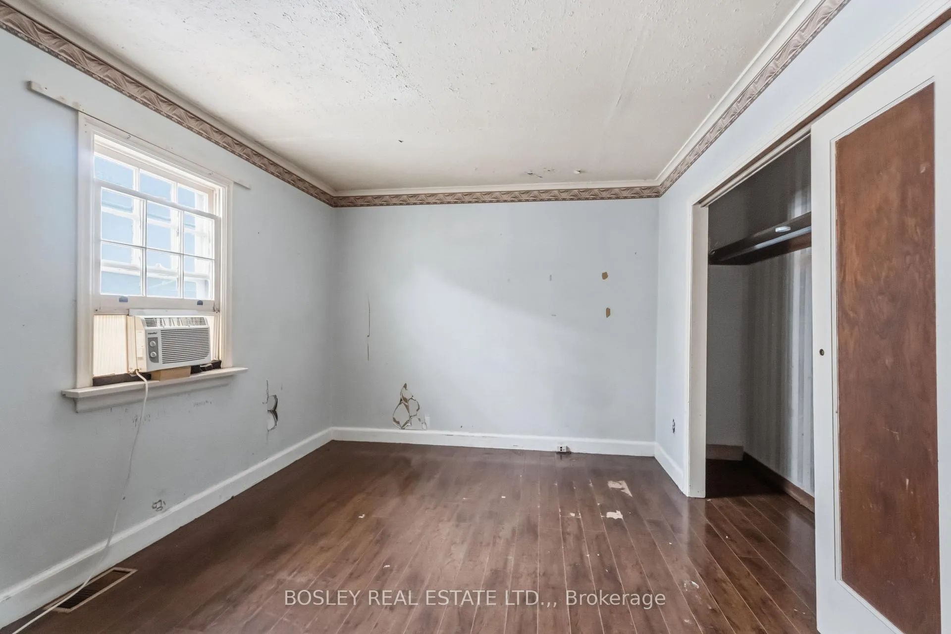 Photo 8 of 230 Pelham Road, St. Catharines, Western Hill — HOMEH