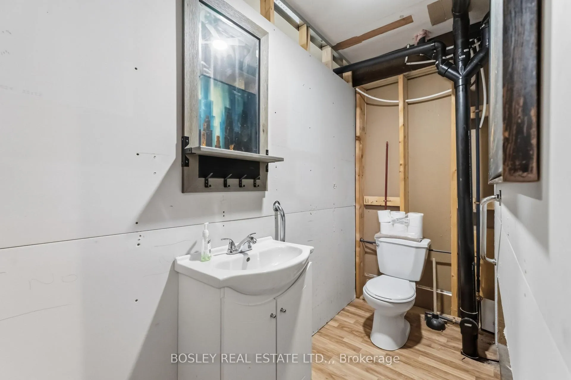 Photo 21 of 230 Pelham Road, St. Catharines, Western Hill — HOMEH