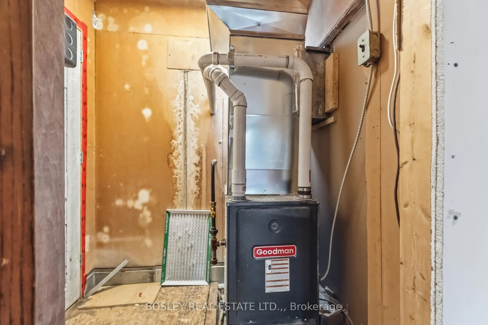 Photo 25 of 230 Pelham Road, St. Catharines, Western Hill — HOMEH