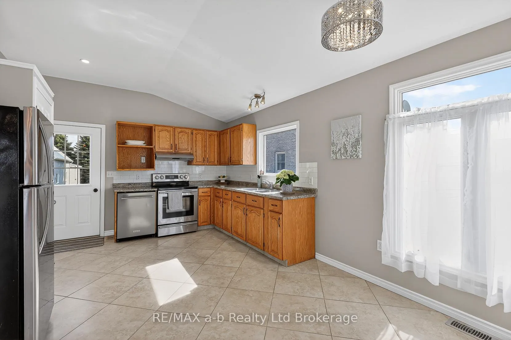 Photo 16 of 191 Whiting Street, Ingersoll, Ingersoll - South — HOMEH