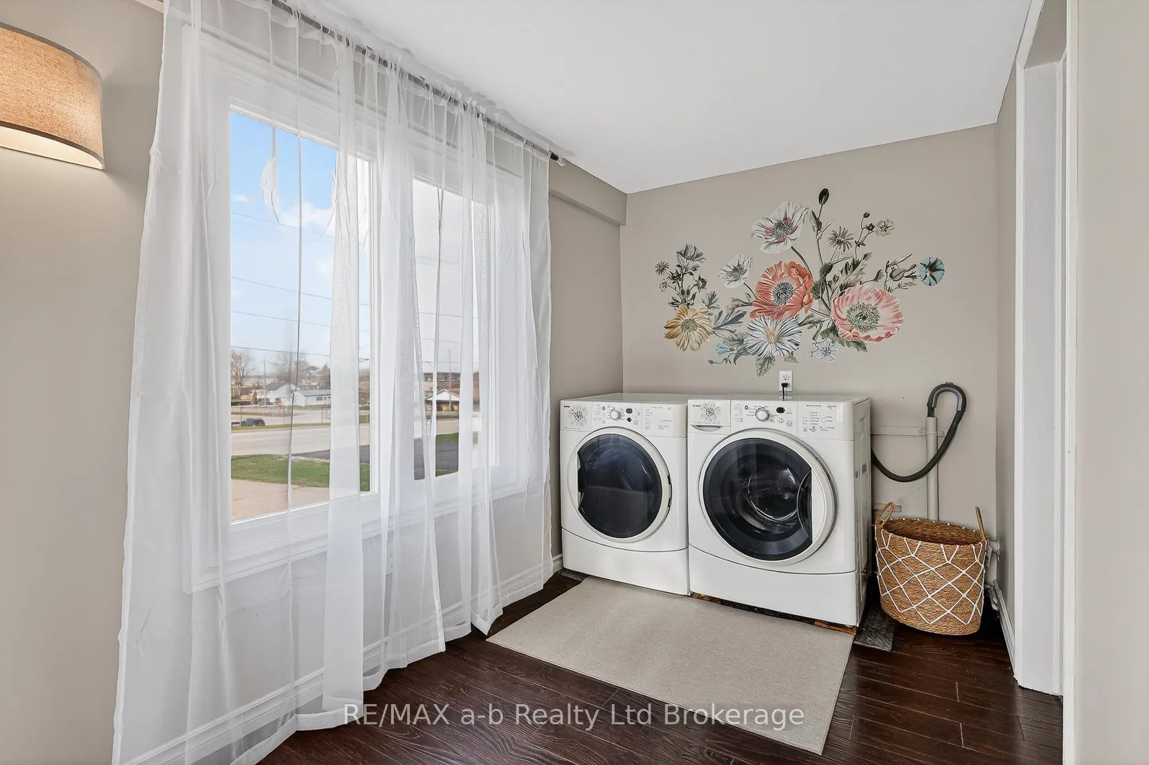 Photo 25 of 191 Whiting Street, Ingersoll, Ingersoll - South — HOMEH