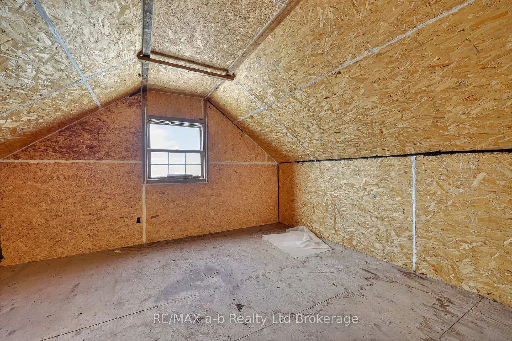 Photo 32 of 191 Whiting Street, Ingersoll, Ingersoll - South — HOMEH