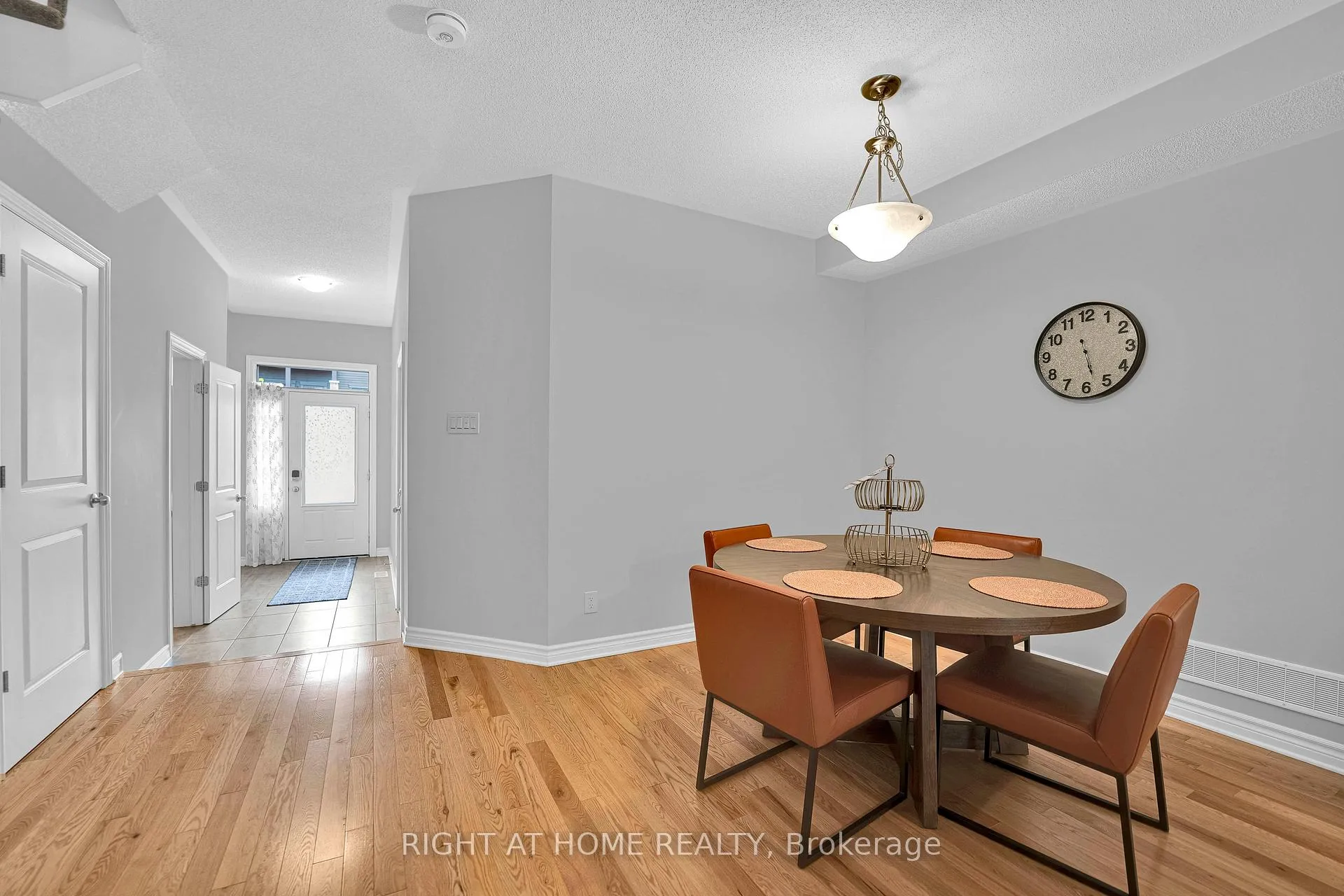 Photo 6 of 720 Dearborn, Ottawa, Blossom Park/Kemp Park/Findlay Creek — HOMEH
