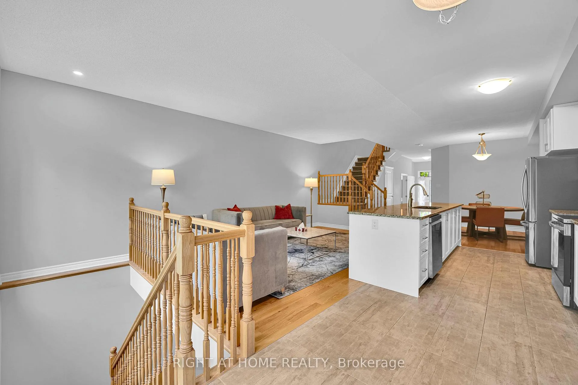 Photo 8 of 720 Dearborn, Ottawa, Blossom Park/Kemp Park/Findlay Creek — HOMEH