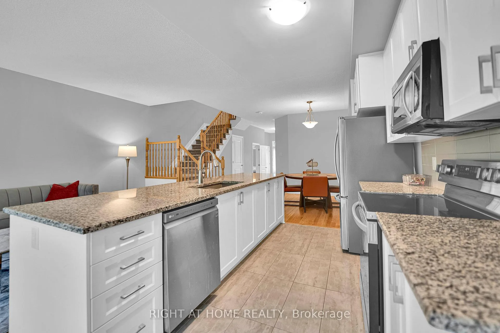 Photo 18 of 720 Dearborn, Ottawa, Blossom Park/Kemp Park/Findlay Creek — HOMEH