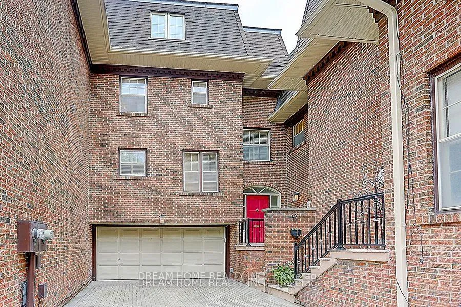 Front of 5 Scotch Elmway Avenue