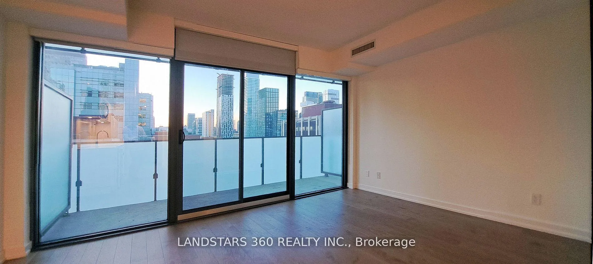 Photo 3 of Unit 1514, 25 Richmond Street E, Toronto, Church-Yonge Corridor — HOMEH